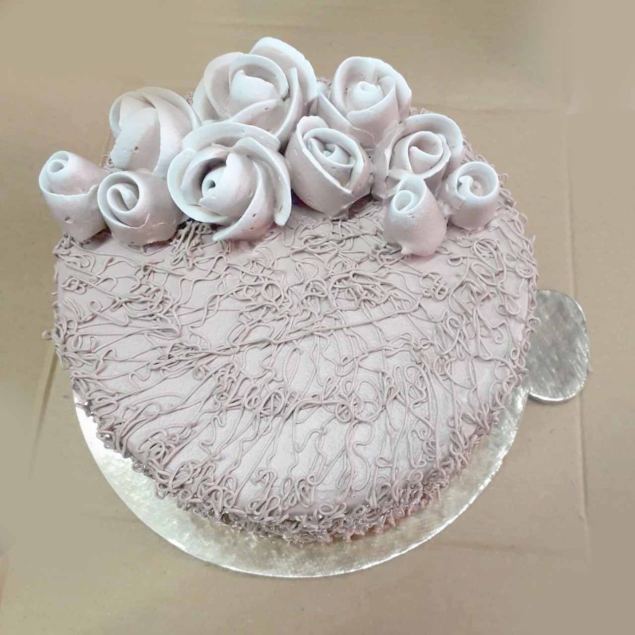 Smart car cake - Decorated Cake by Daria Albanese - CakesDecor