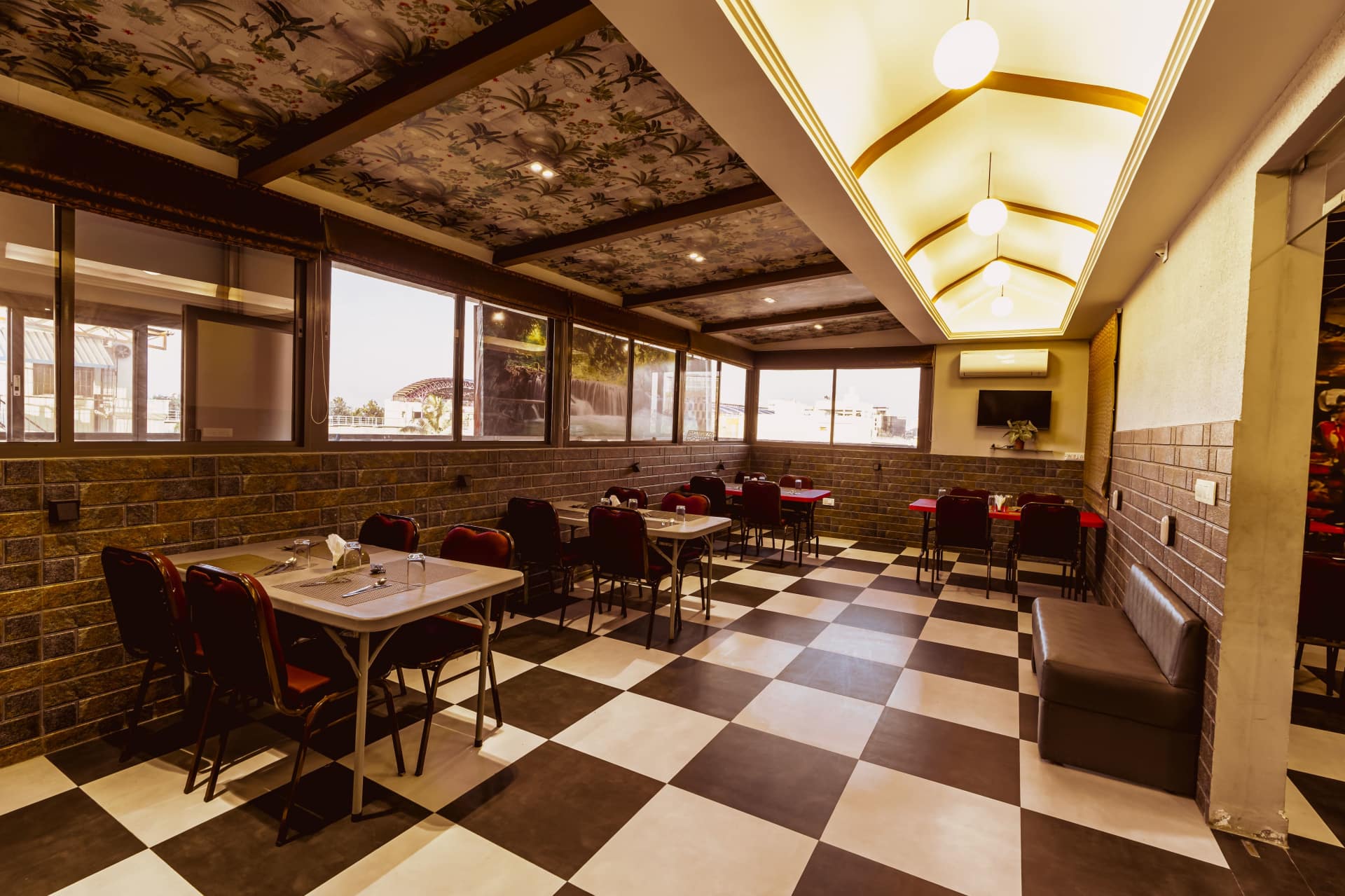 Restaurant image