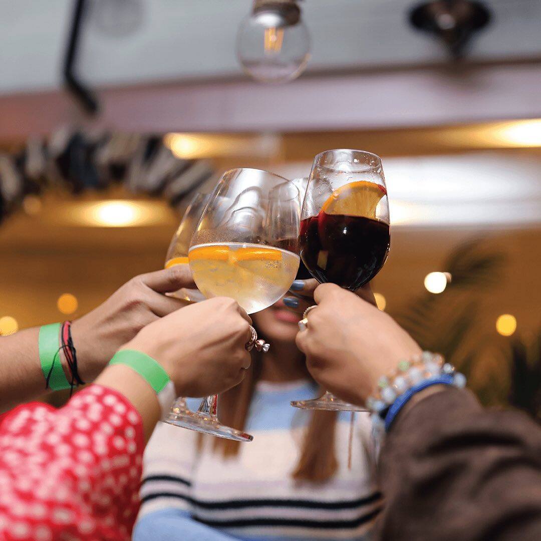 Book table and online reservation at Imperfecto Canteen, Rajouri Garden