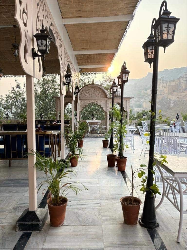rooftop cafes, rooftop restaurants, cafes, coffee, cold coffee - Garh The Rooftop Cafe - img5