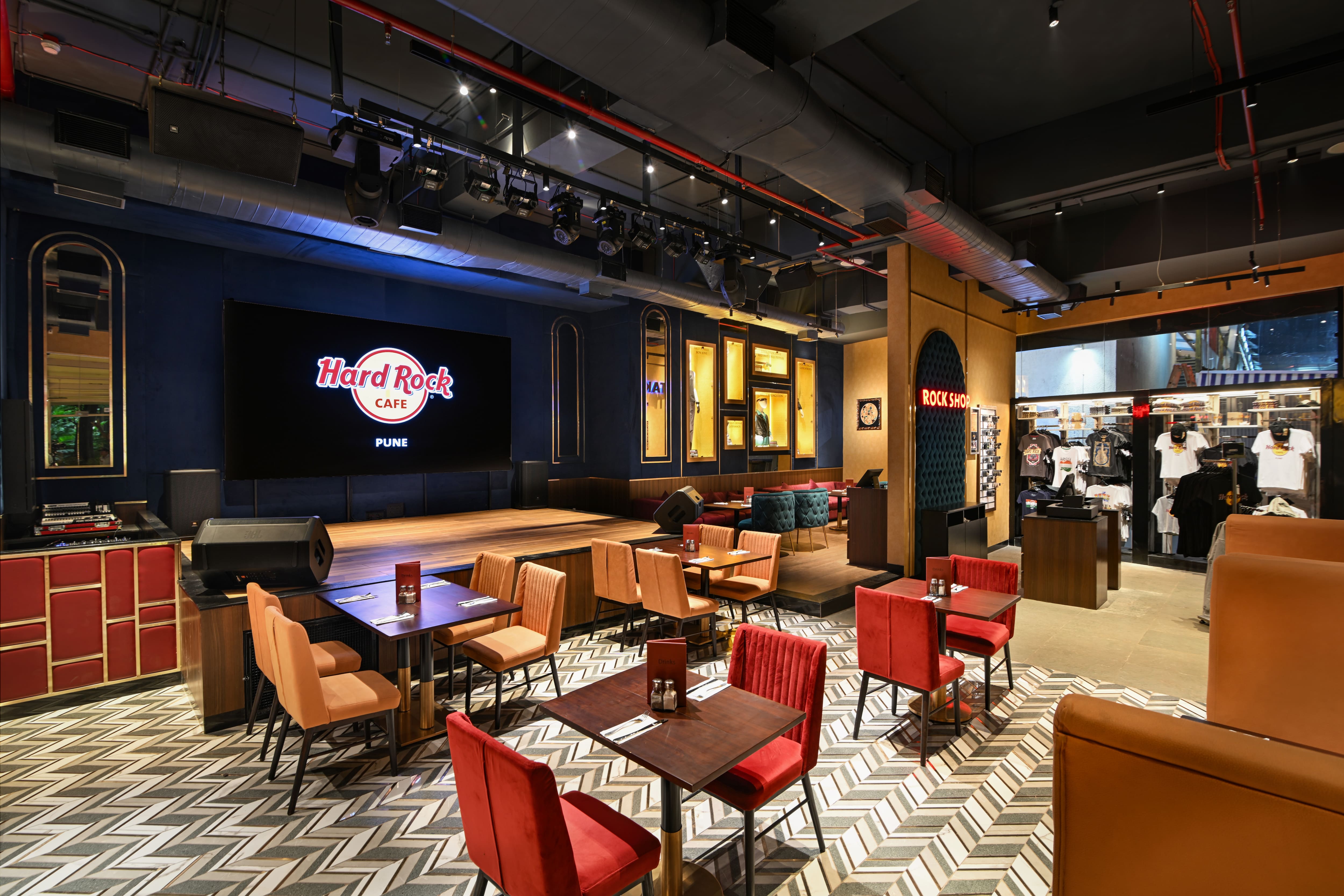 American restaurants, American food, burgers, steaks, sandwiches, American chopsuey - Hard Rock Cafe - img5