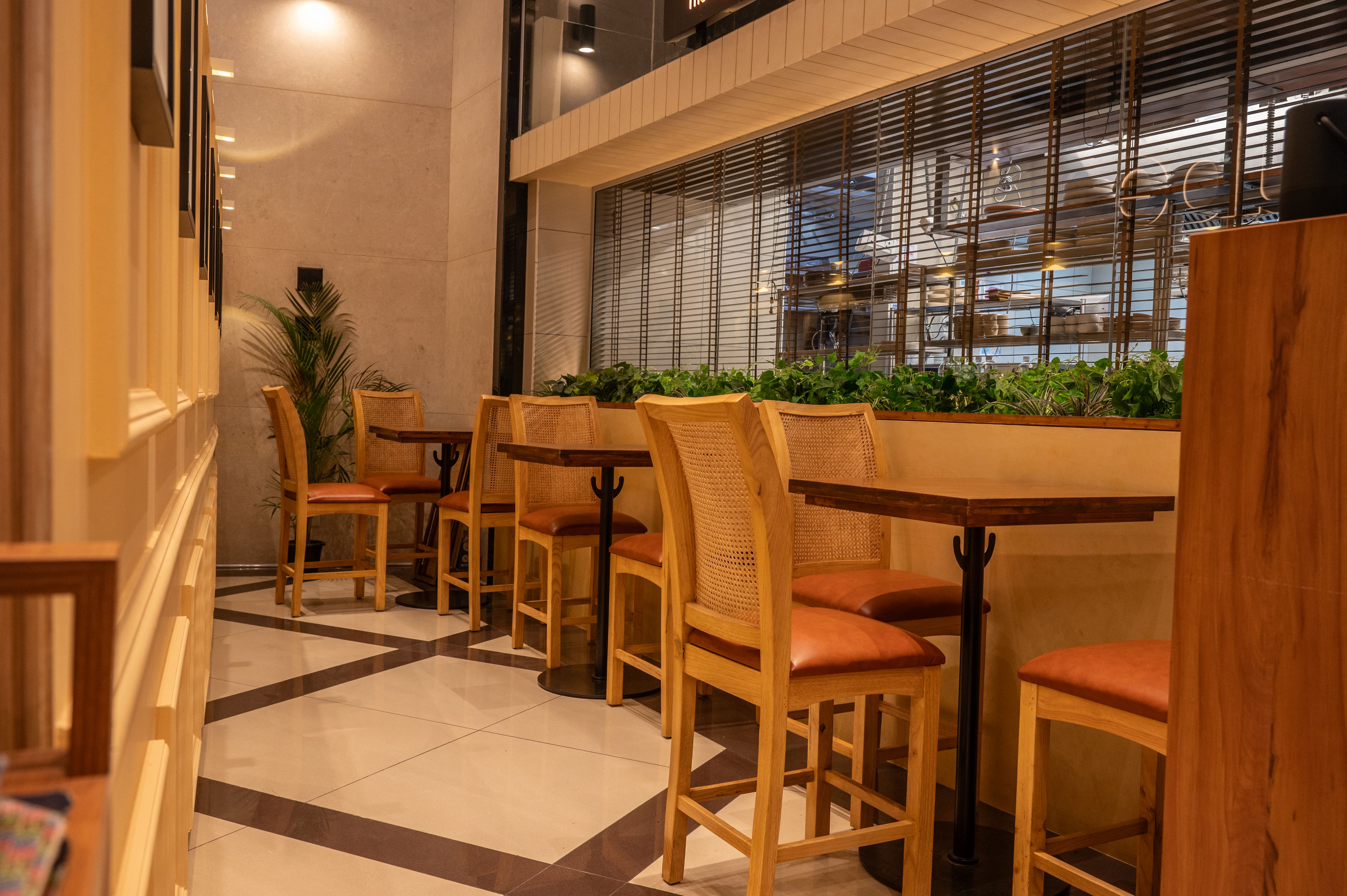 Moglu Moglu - Contemporary Kitchen & Wine, St. Marks Road, Bangalore | Zomato