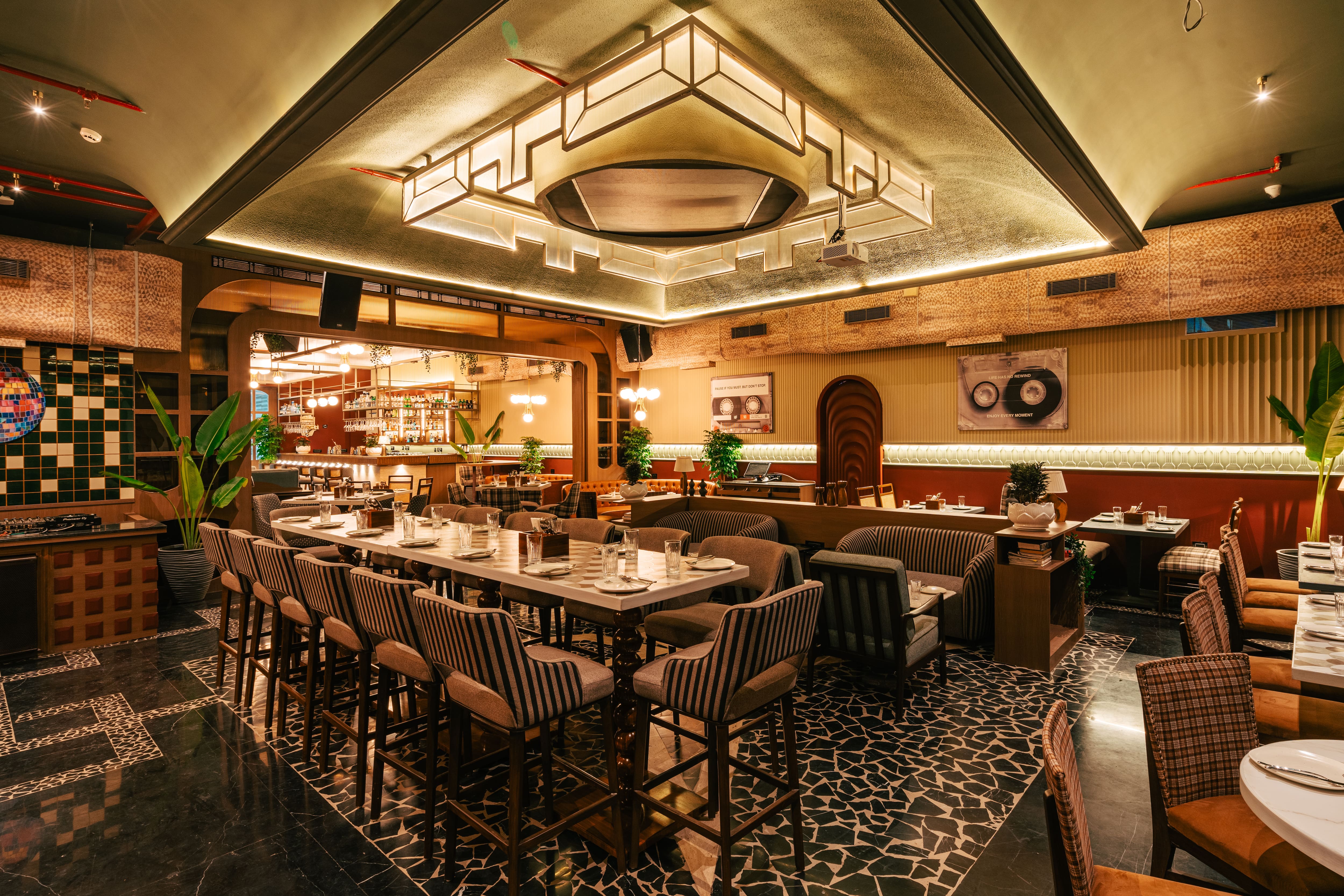 late night restaurants, late night food, late night dining, 24 hour restaurants, midnight food, late night cafes, night cafes, late night eateries, late night bars - The Bigg Small Cafe + Bar - img5