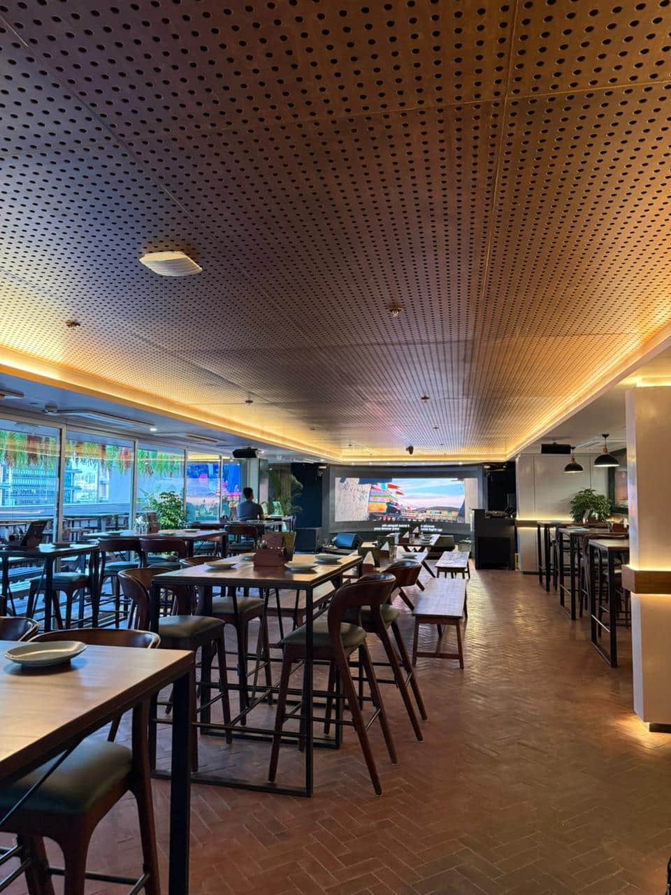 beer bars, craft beer, beer restaurants, breweries, microbreweries, brewpubs, beer pubs, beer lounges, craft beer bars, beer tasting - Berli Brewing Co - img2