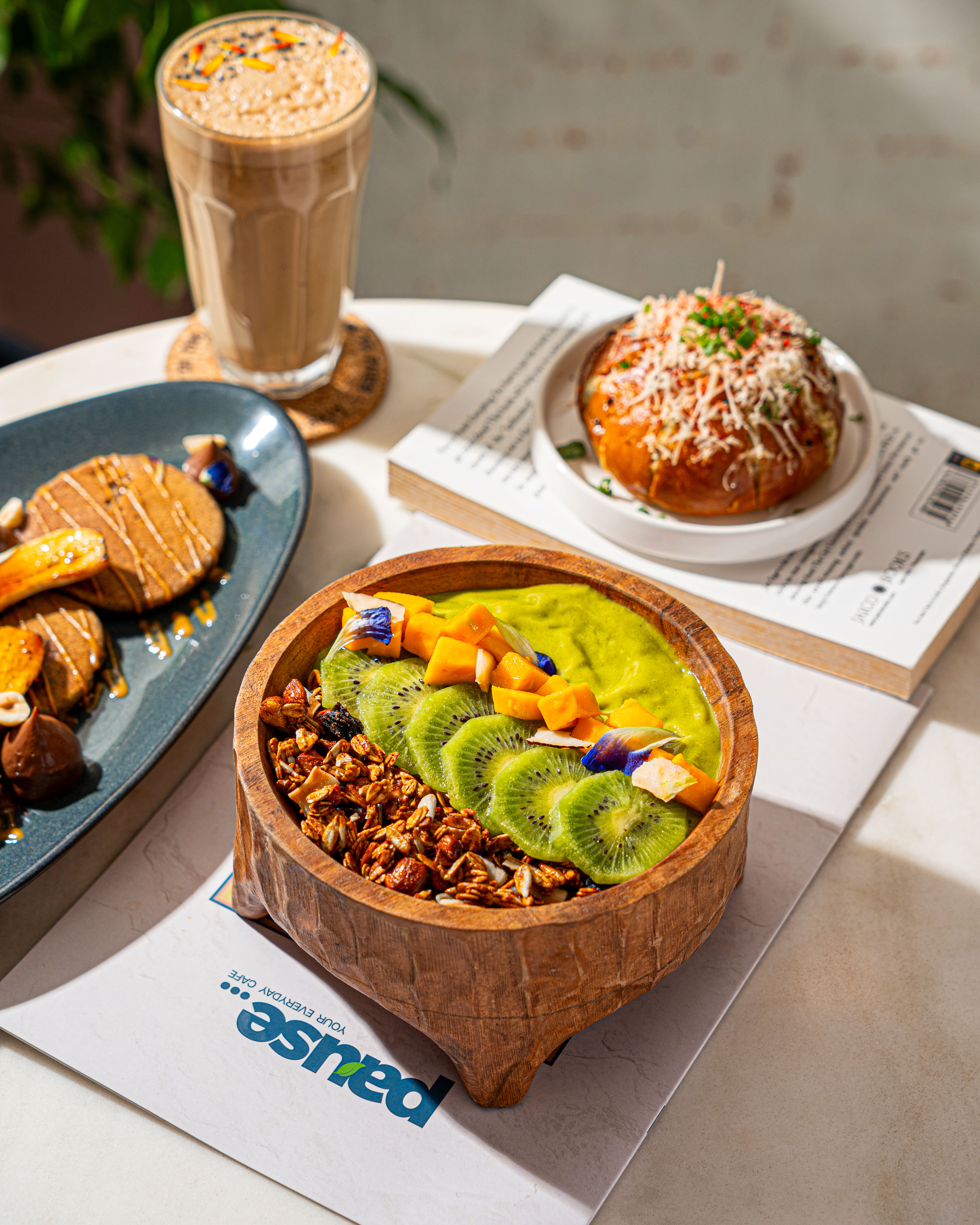 healthy food, avocado toast, salads, healthy breakfast, smoothie bowls, fresh juices, healthy snacks, chicken salad, acai bowl, granola bowls - Pause- Your Everyday Cafe - img3