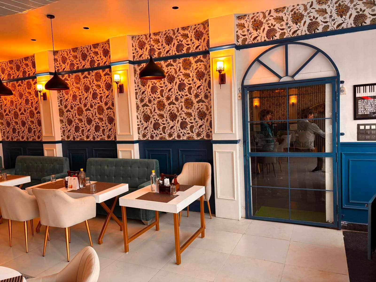 Evora Bistro