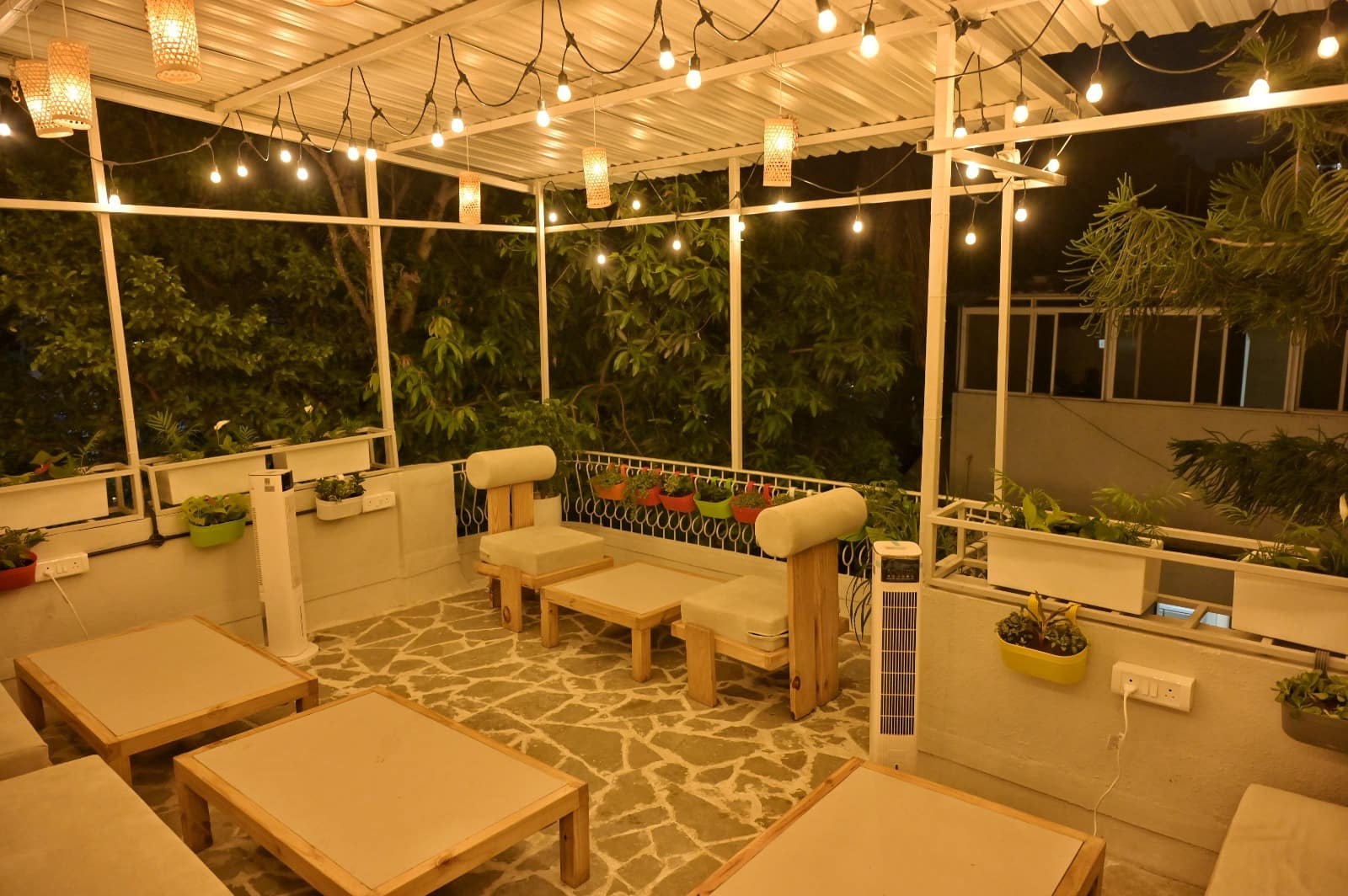 Cafe Sheroes Hangout image