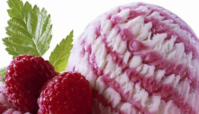 kulfi, ice cream cones, scoops, vanilla ice cream, mango ice cream, strawberry ice cream, chocolate ice cream, falooda - Kings Kulfi & Icecreams - img2