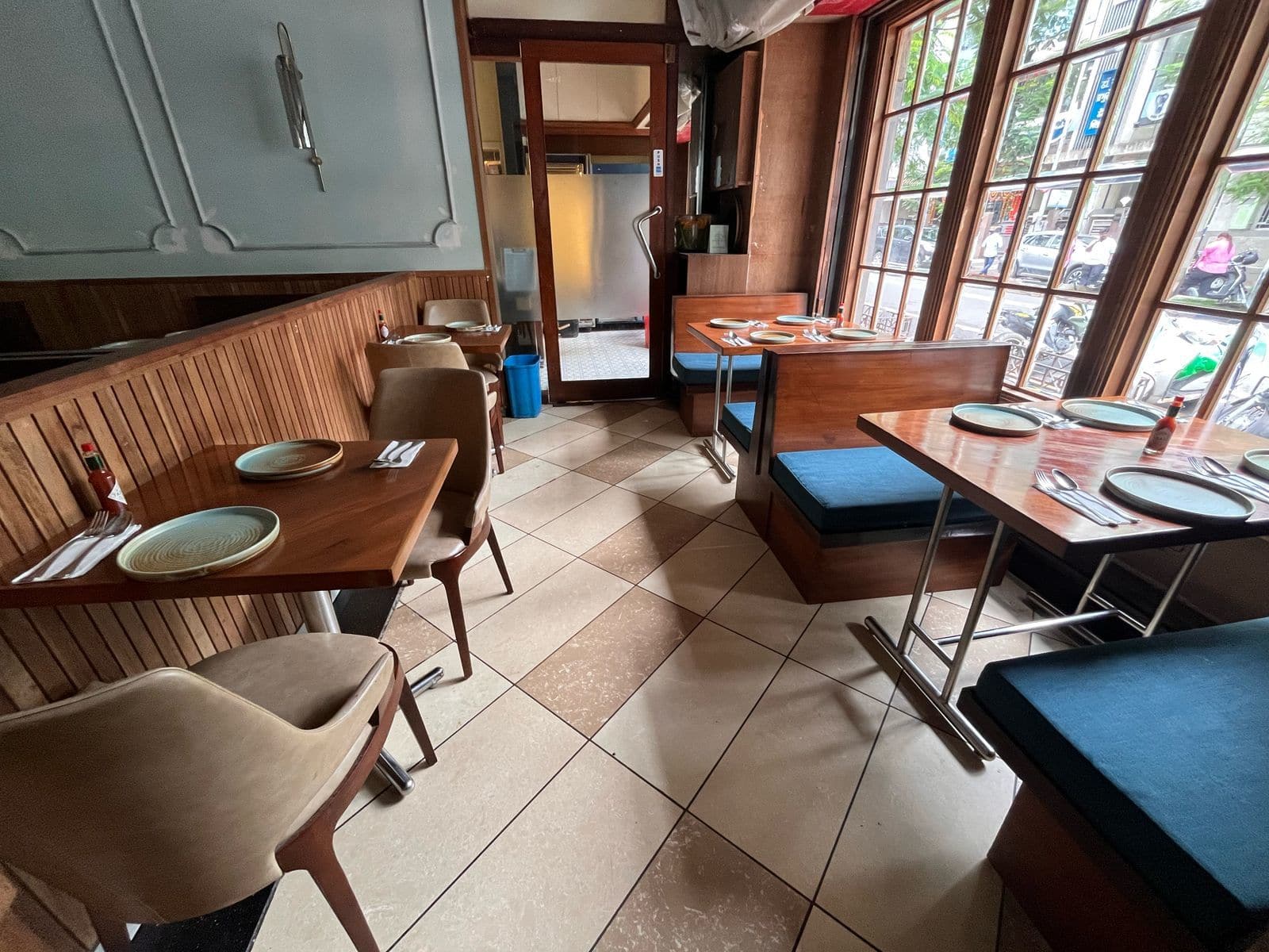 Restaurant image