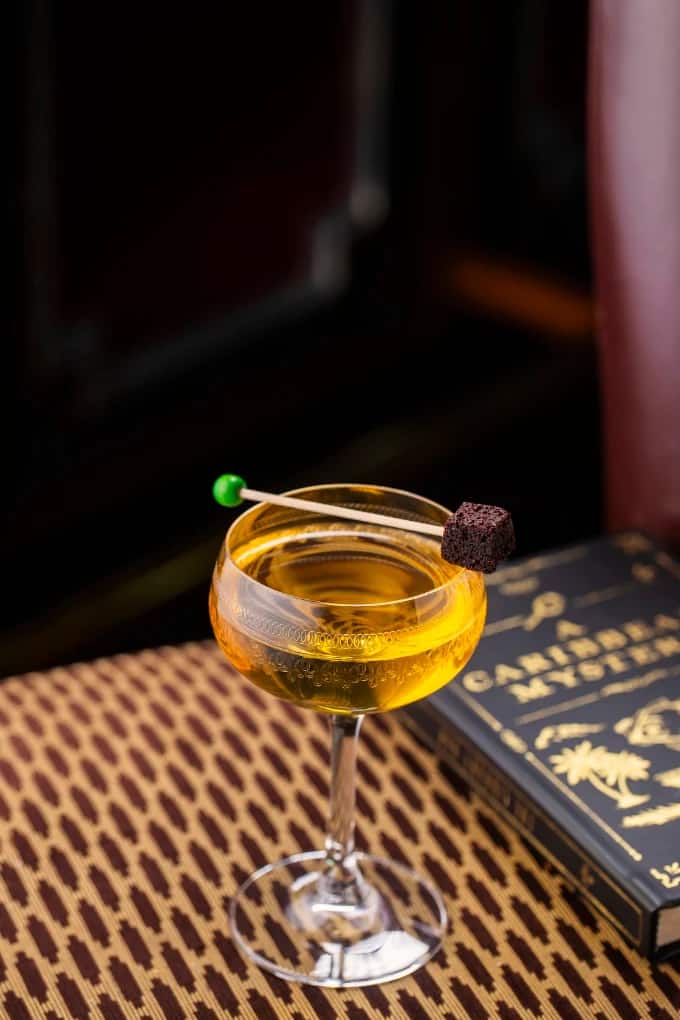 bars, cocktail bars, best bars, rooftop bars, cocktail lounges, pubs, wine bars, beer bars, award winning bars - The Library - The Leela Palace - img4