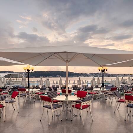 Restaurants In Ciragan Palace Kempinski Besiktas Istanbul Zomato Zomato Turkey