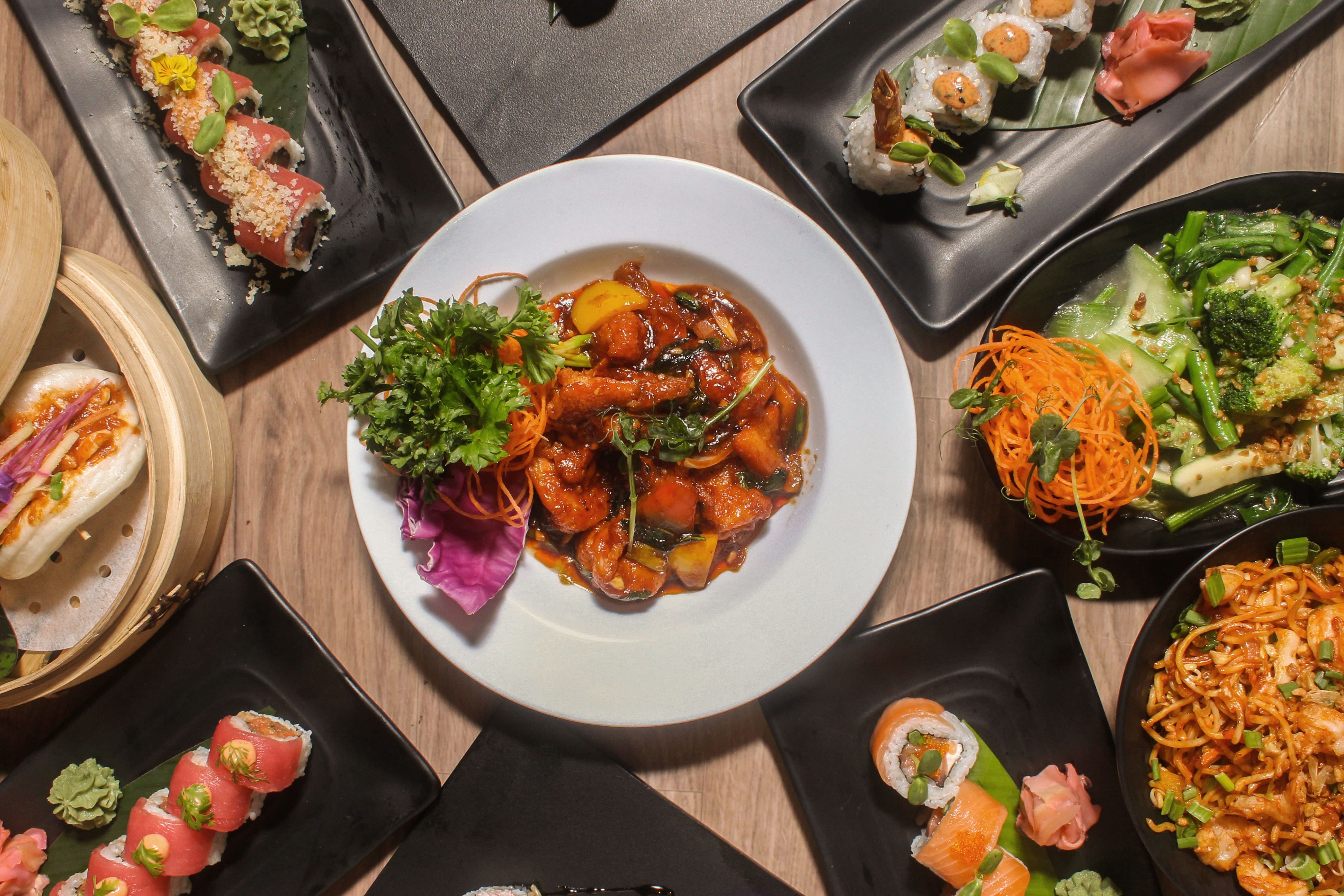Sushi platter, Ichiban sushi, Salmon sashimi, vegan sushi, sushi rolls, maki, sushi boat, You Me Sushi, temaki, nigiri, sashimi, tobiko, japanese food - Shizusan - img2