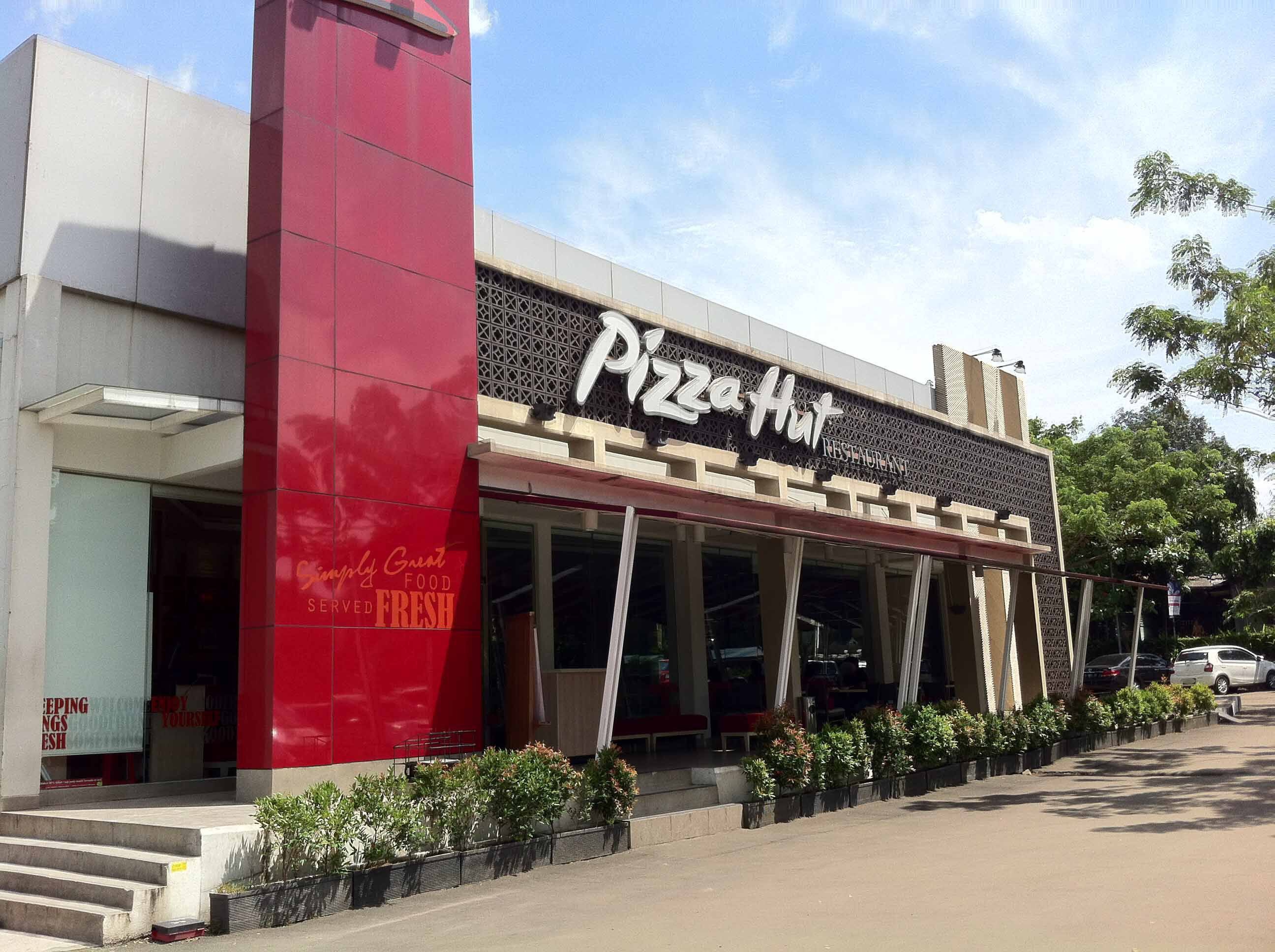 Pizza Hut Taman Mini Jakarta Zomato Indonesia