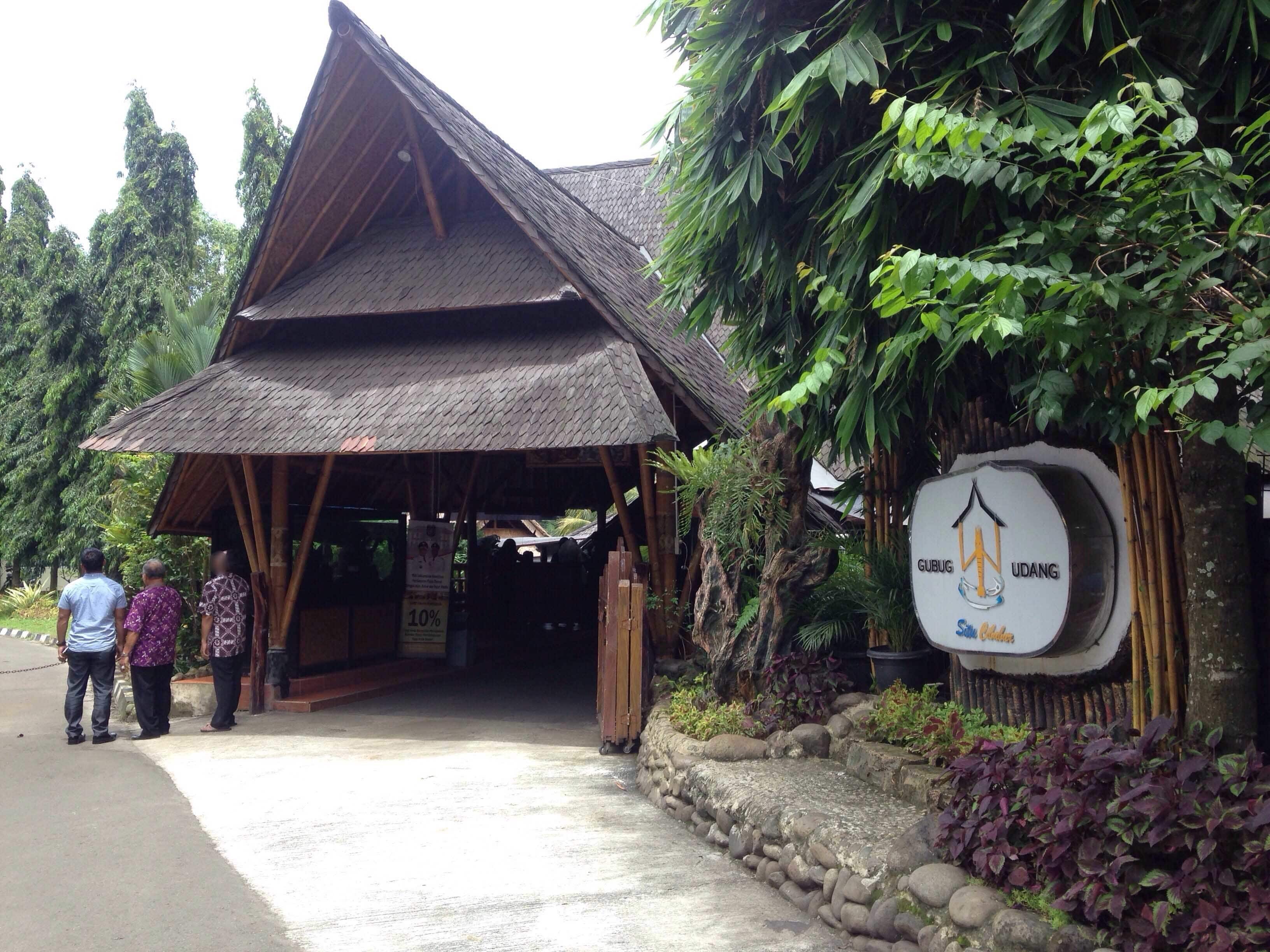 Selising rumah dusun Rumah Dusun,
