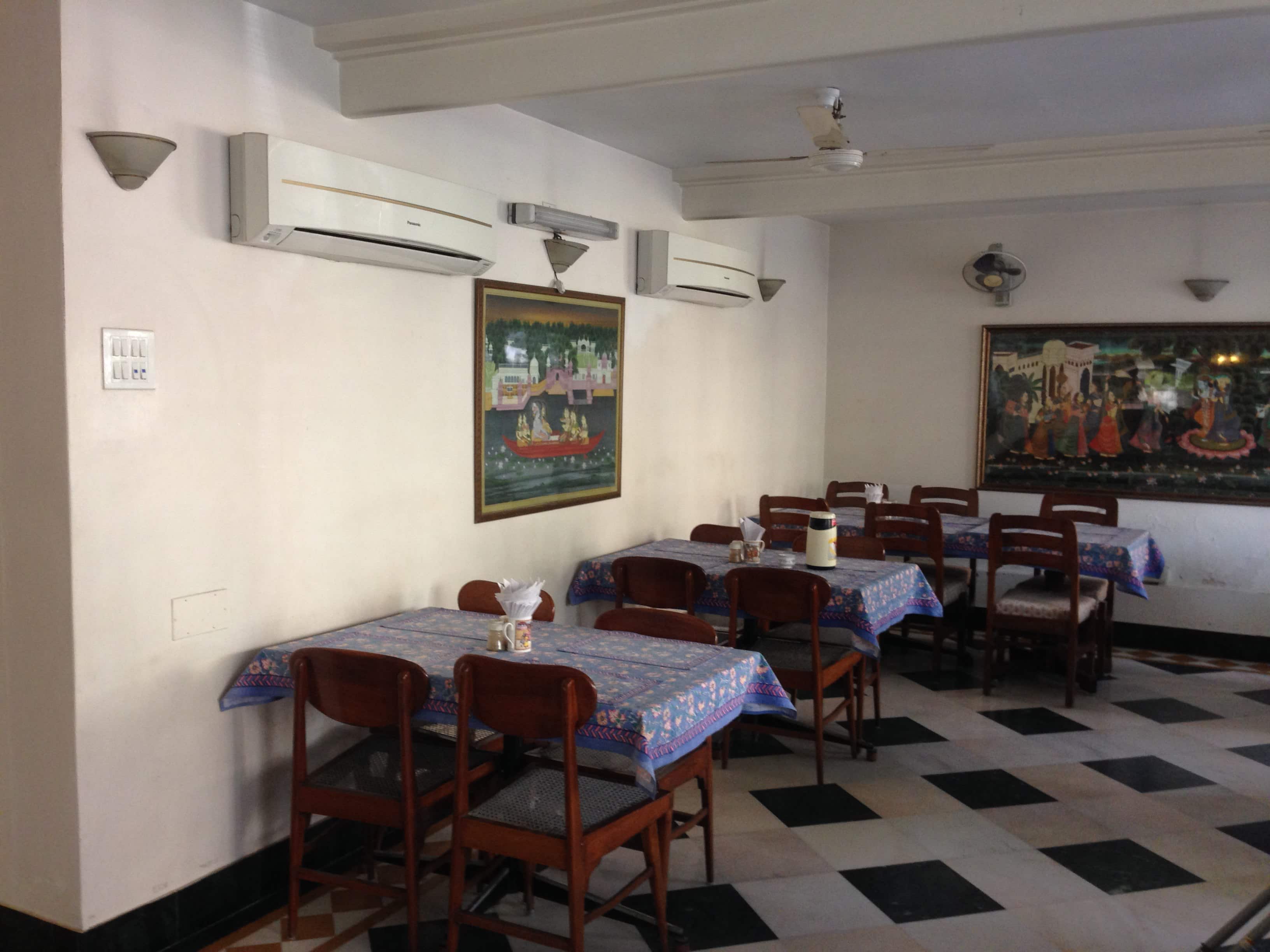 breakfast, breakfast near me, poha, kachori, chai - Hotel Arya Niwas - img4