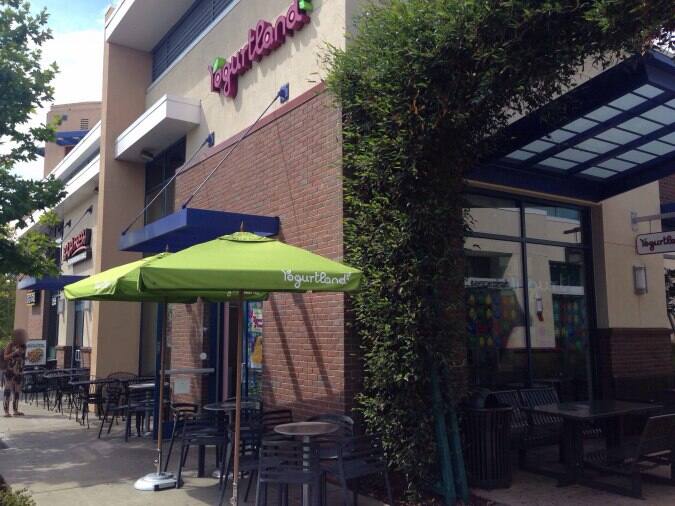 Yogurtland, Walnut Creek, Walnut Creek Urbanspoon/Zomato