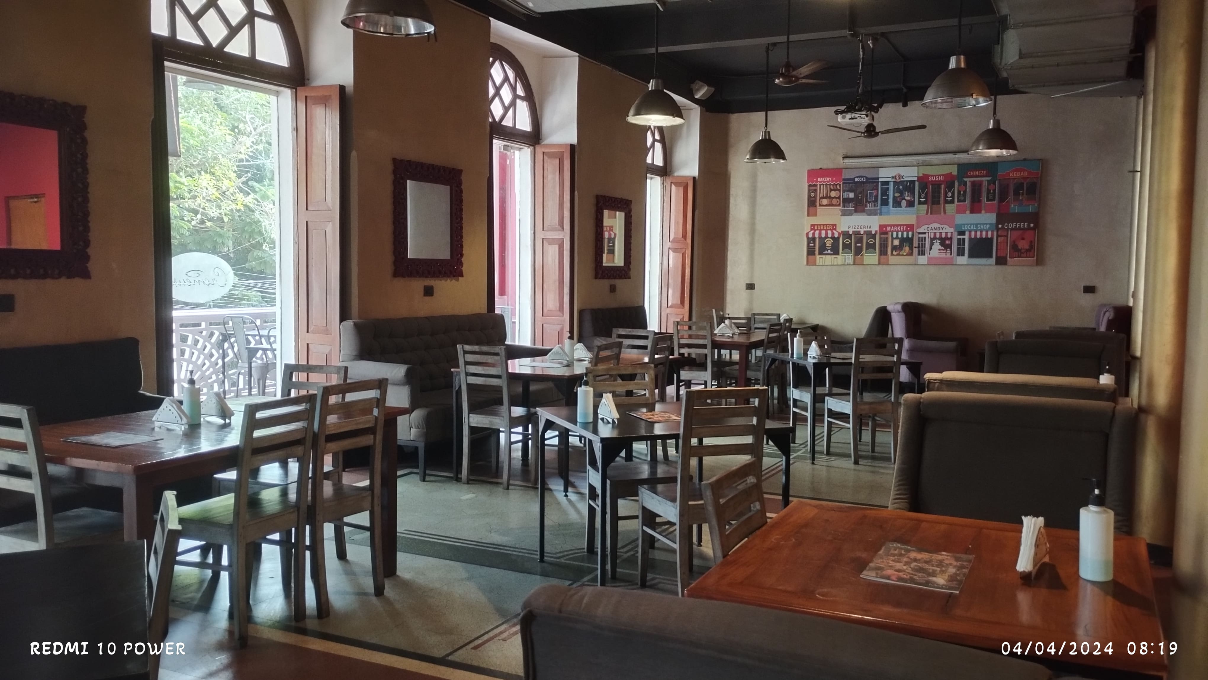 desserts near me, dessert places near me - Cremeux Cafe & Bistro - img2