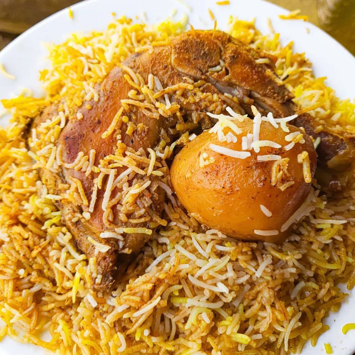 durga puja pandals, durga puja, durga puja celebrations, puja pandal hopping, famous durga puja pandals, kolkata durga puja, durga puja food, bengali food, festive food, puja restaurants - Amar Shonar Bangla - img3
