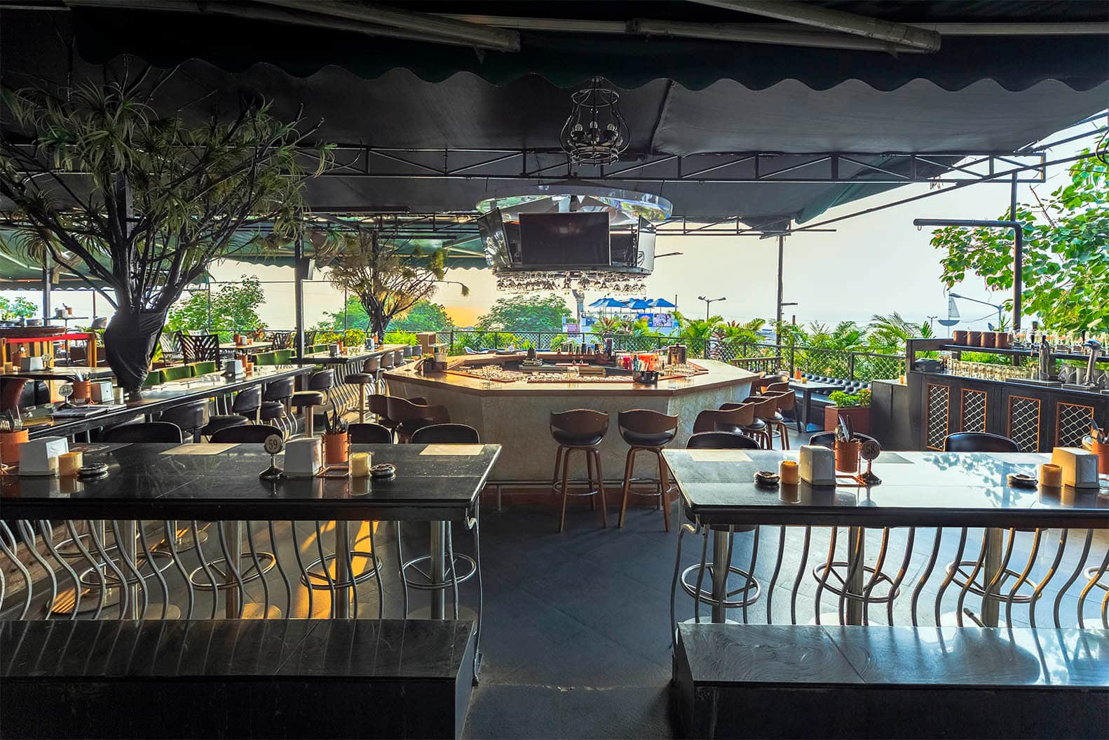 cafe on rooftop - Bora Bora - img2