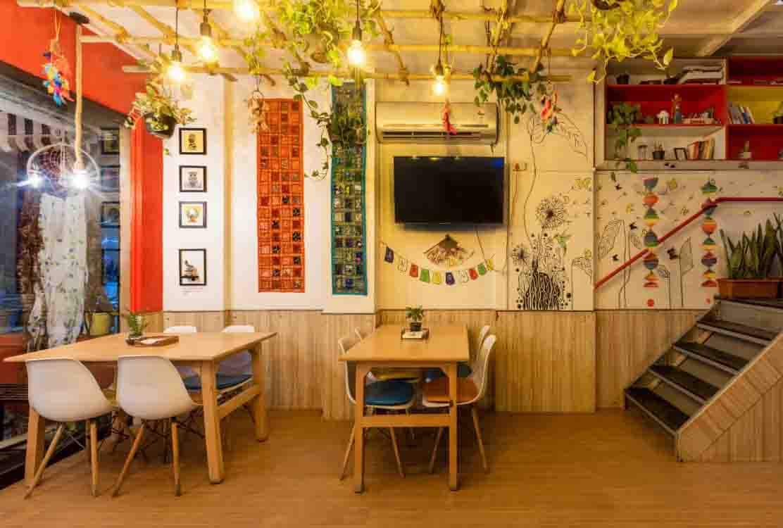 Book table and online reservation at Alag Aasmaan - The Travel Cafe ...
