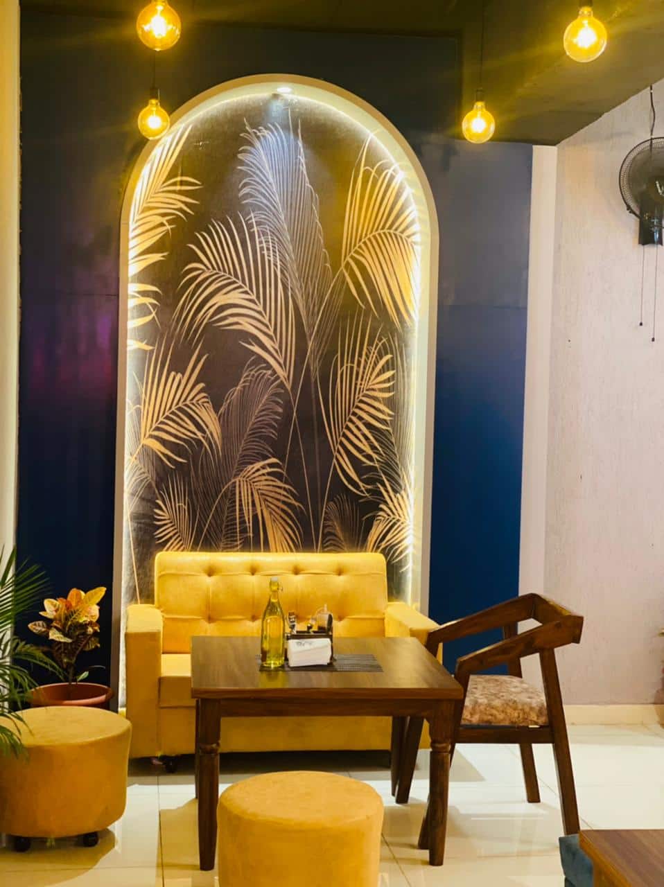 Black Barrel Cafe & Lounge image