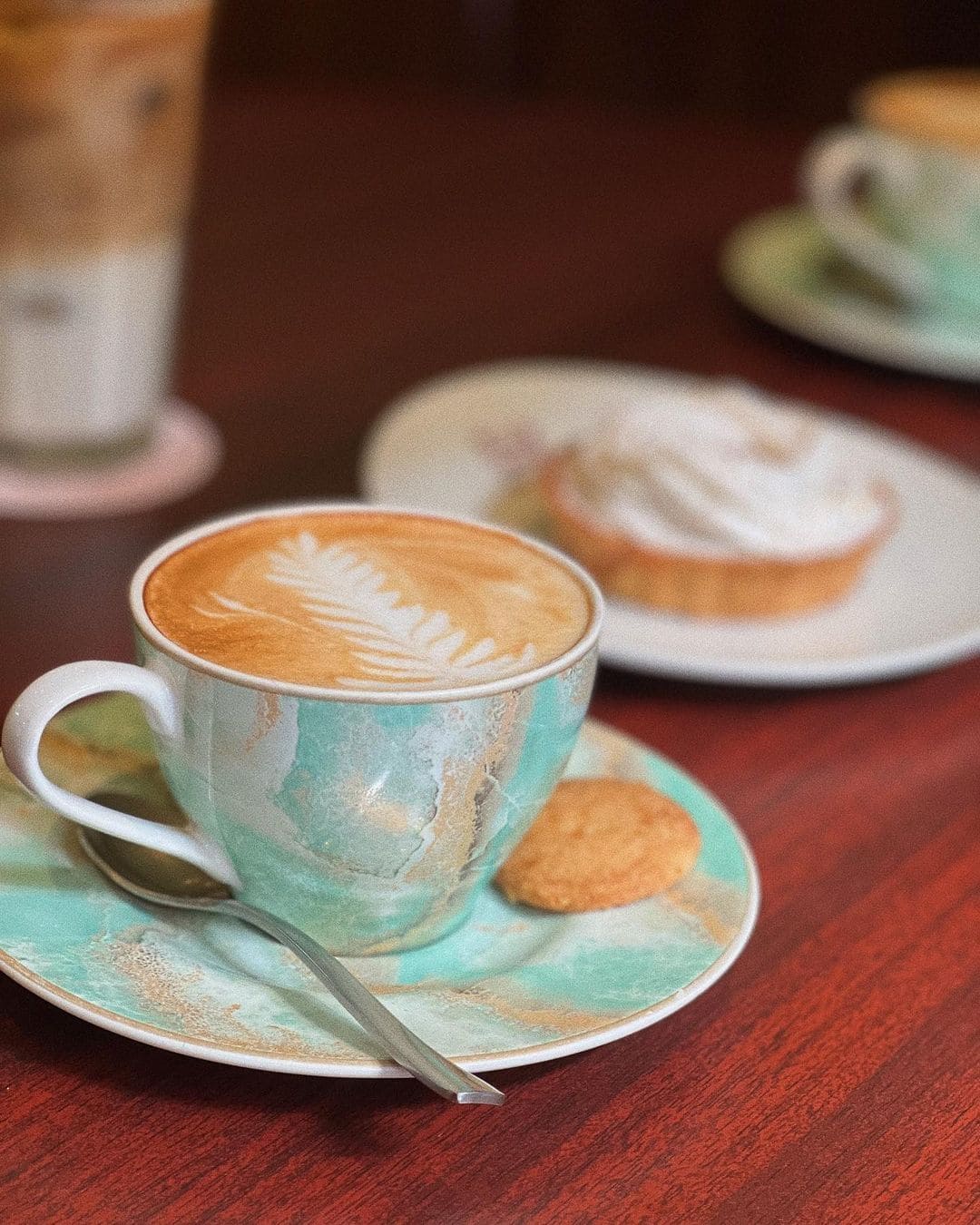outdoor cafes, cafes with outdoor seating, cafe outdoor seating, cafe with outdoor seating, cafe with outside seating - Petite Pie Shop - Pies, Pizzas, Sandwiches & More - img4