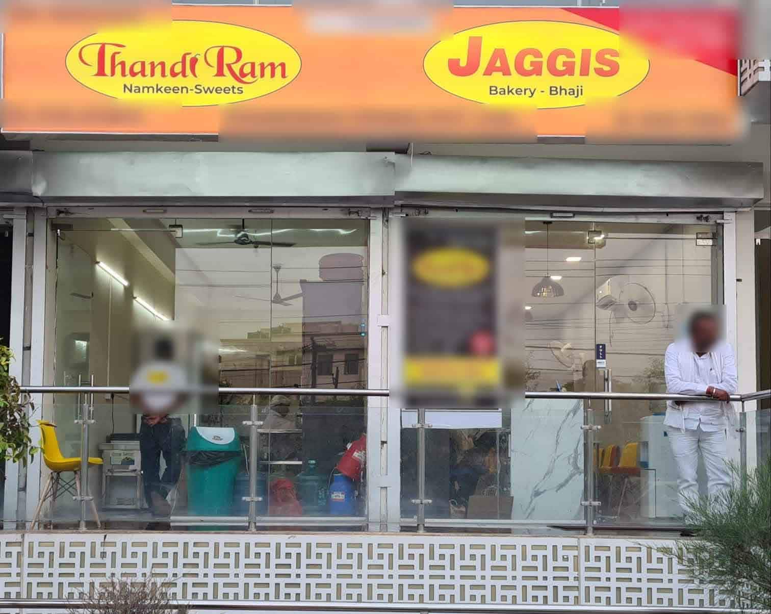 Thandi Ram, Crossing Republik order online Zomato
