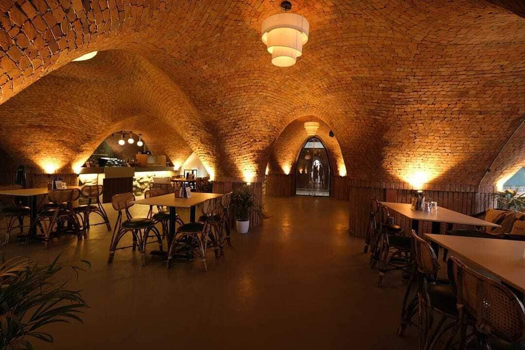 Restaurant image