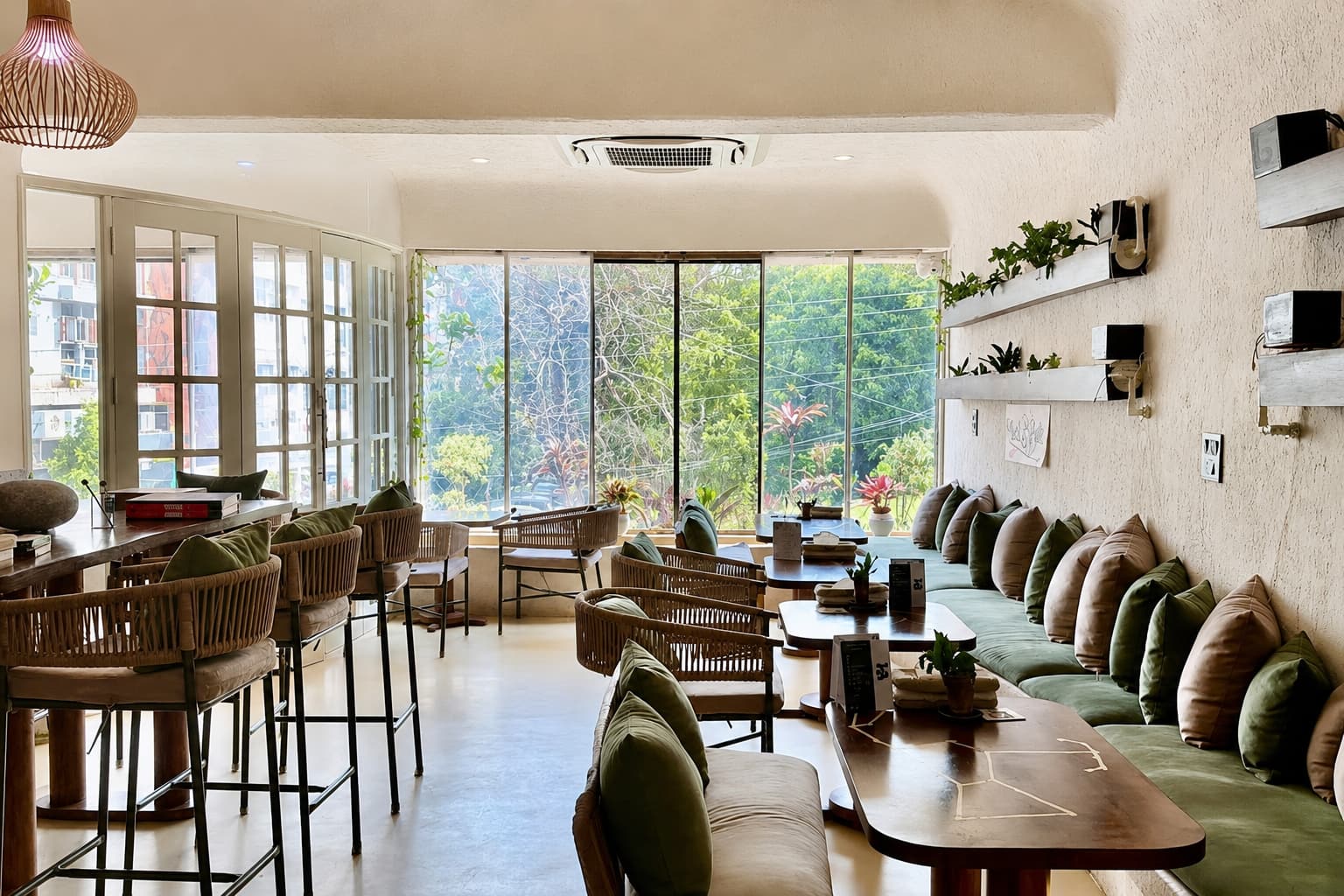 pet friendly places, pet friendly cafes, pet friendly dining, dog friendly restaurants, dog friendly cafes - Agama Cafe - img1