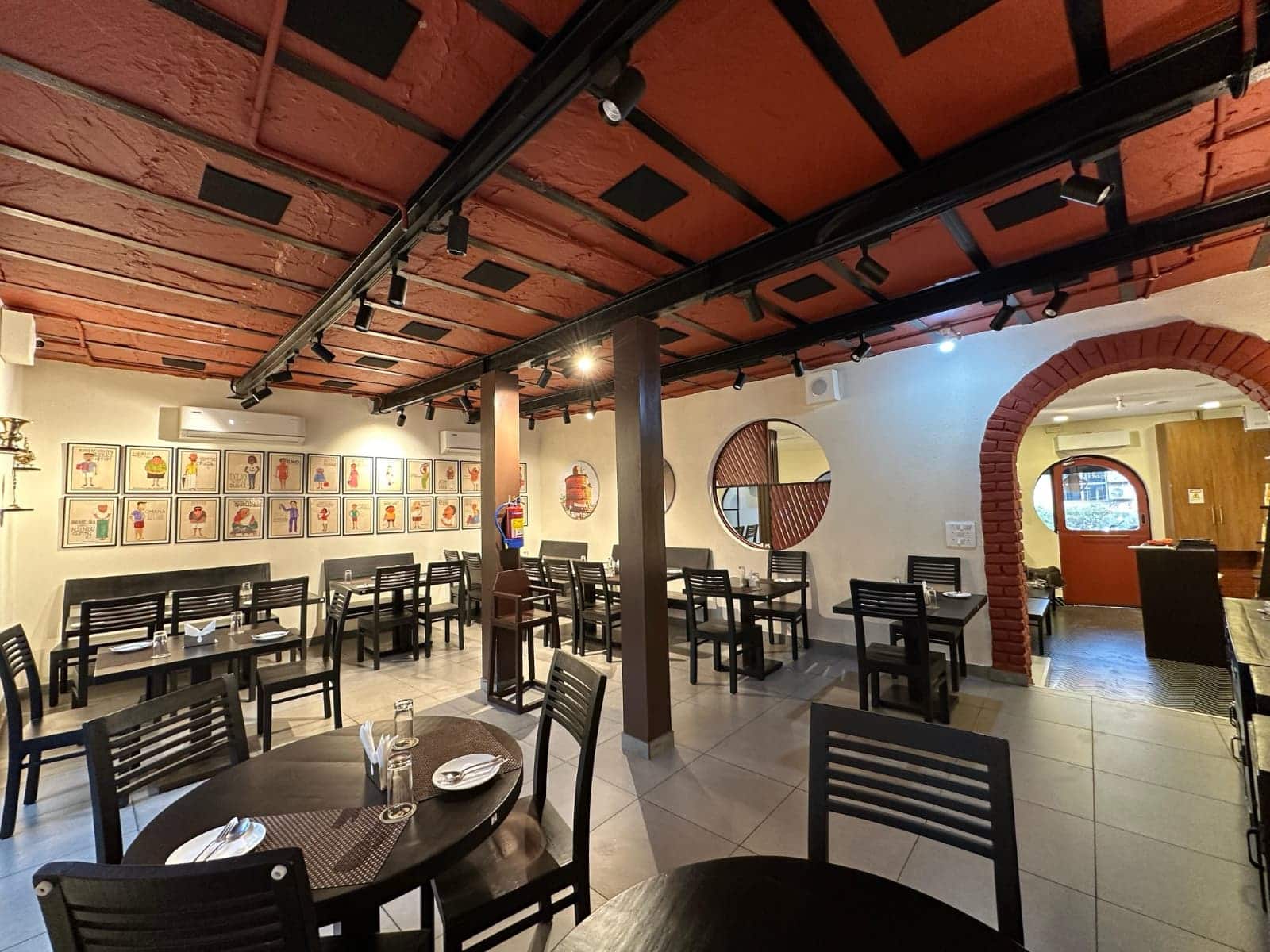 Chettinad restaurants, Chettinad food, Chettinad cuisine, Chettinad chicken, Chettinad biryani - Mahabelly Canteen - img3