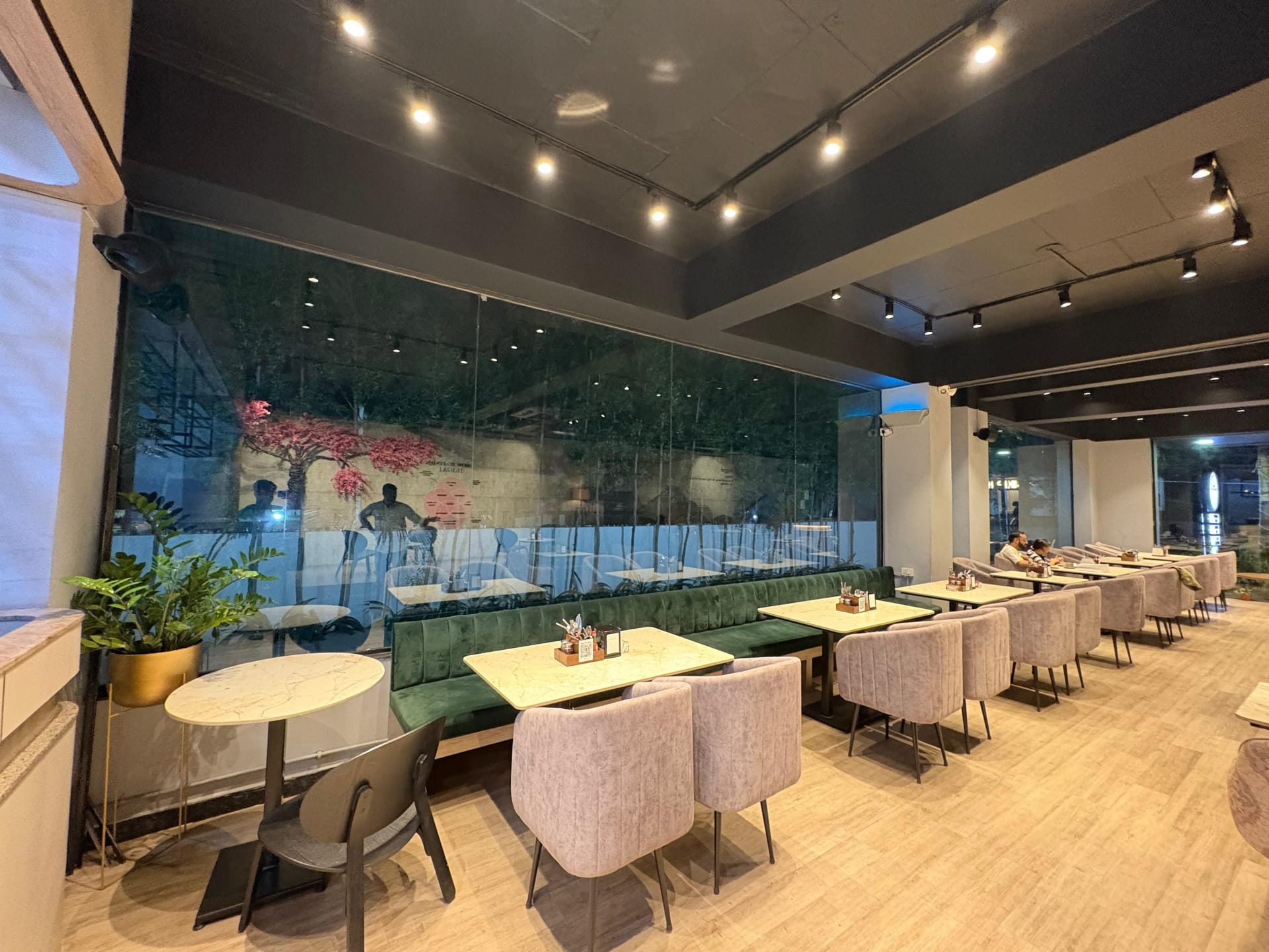 Restaurant image