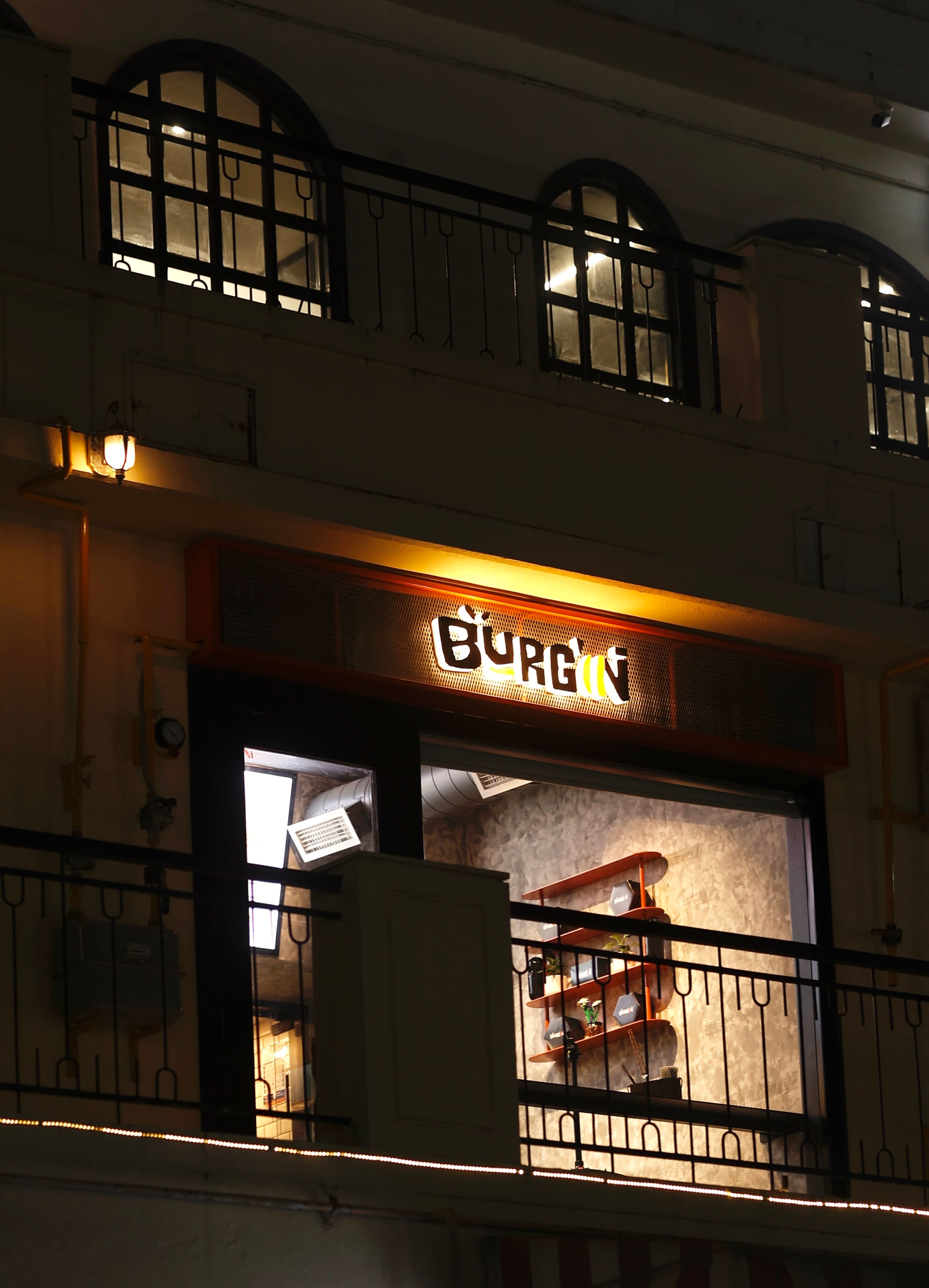 burgers, burger restaurants, best burgers, burger joints, cheeseburgers, chicken burgers, smash burgers, gourmet burgers, veggie burgers - Burgin - img5
