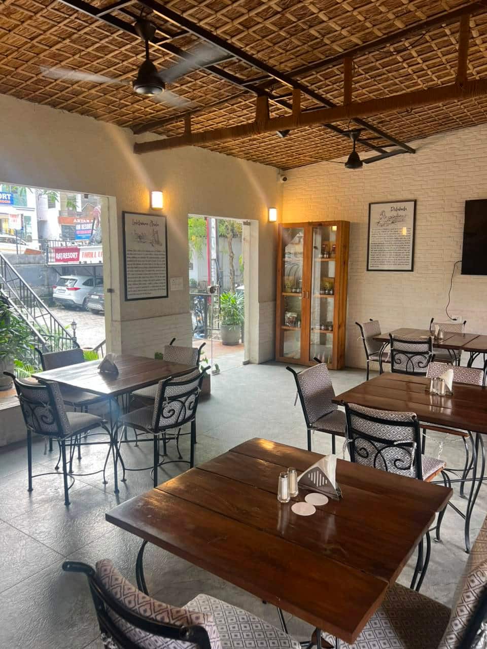 Thrill Cafe image
