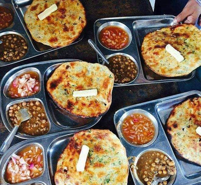punjabi street food, punjabi food, street food, street snacks, chole bhature, amritsari kulcha, samosa, tikki, lassi - Monu Kulcha Hut - img1