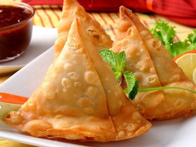 Momos VS Samosa