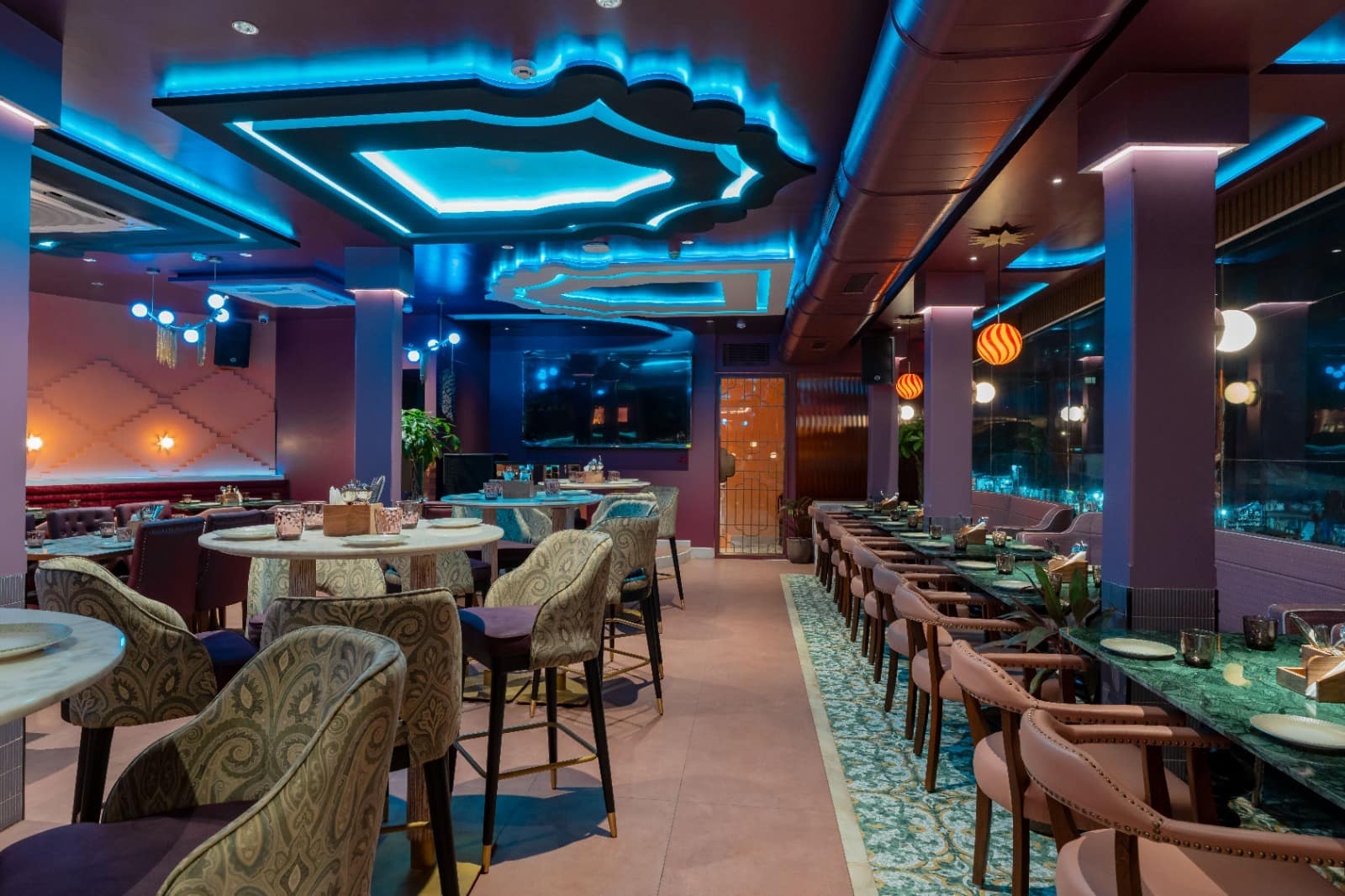 Curry's & Cocktails image