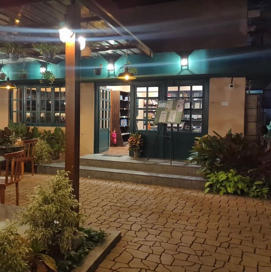 book cafes, book cafe, reading cafes, literary cafes, library cafes, quiet cafes, study cafes, coffee shops, reading spaces, cafes for readers - Beku - img3