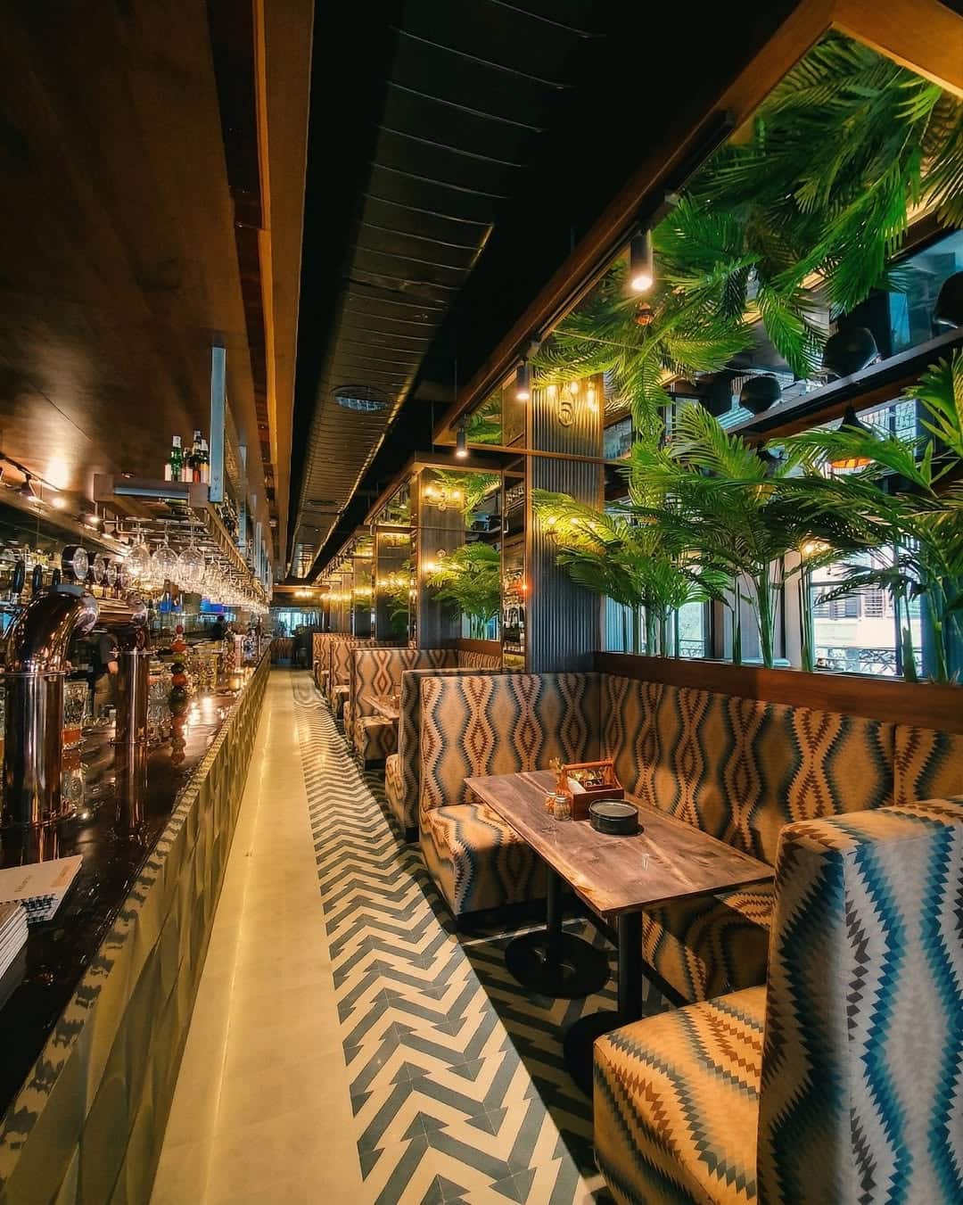 BEER 五稜星 五角星 バレルサイン ヘッドサイン レア カフェ BAR 希少 SOL The Brew House | Longwood, Shimla | Italian Restaurant