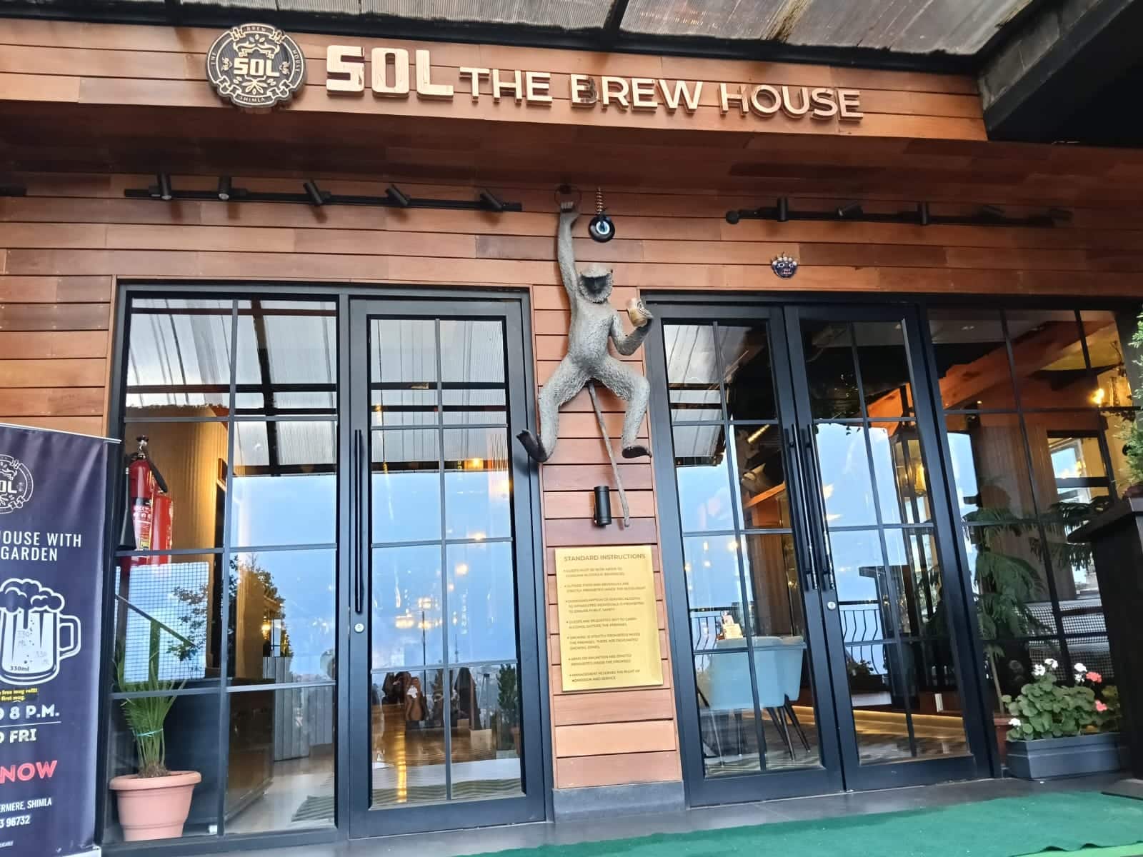 BEER 五稜星 五角星 バレルサイン ヘッドサイン レア カフェ BAR 希少 SOL The Brew House | Longwood, Shimla | Italian Restaurant