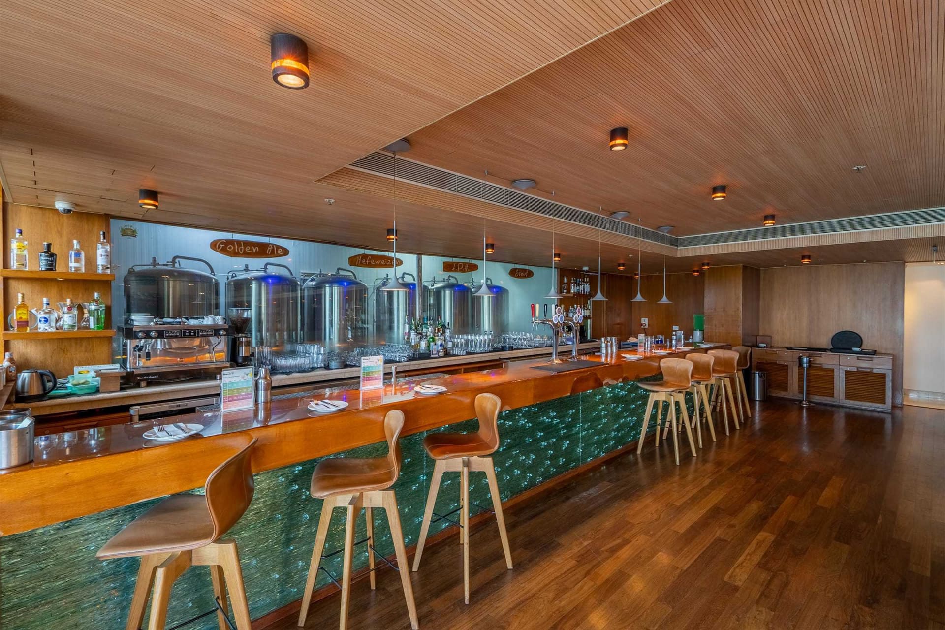 rooftop bars, rooftop bars near me, rooftop pubs, rooftop lounges, best rooftop bars, rooftop bar near me, sky bar, rooftop dining near me - Windmills Craftworks - img1