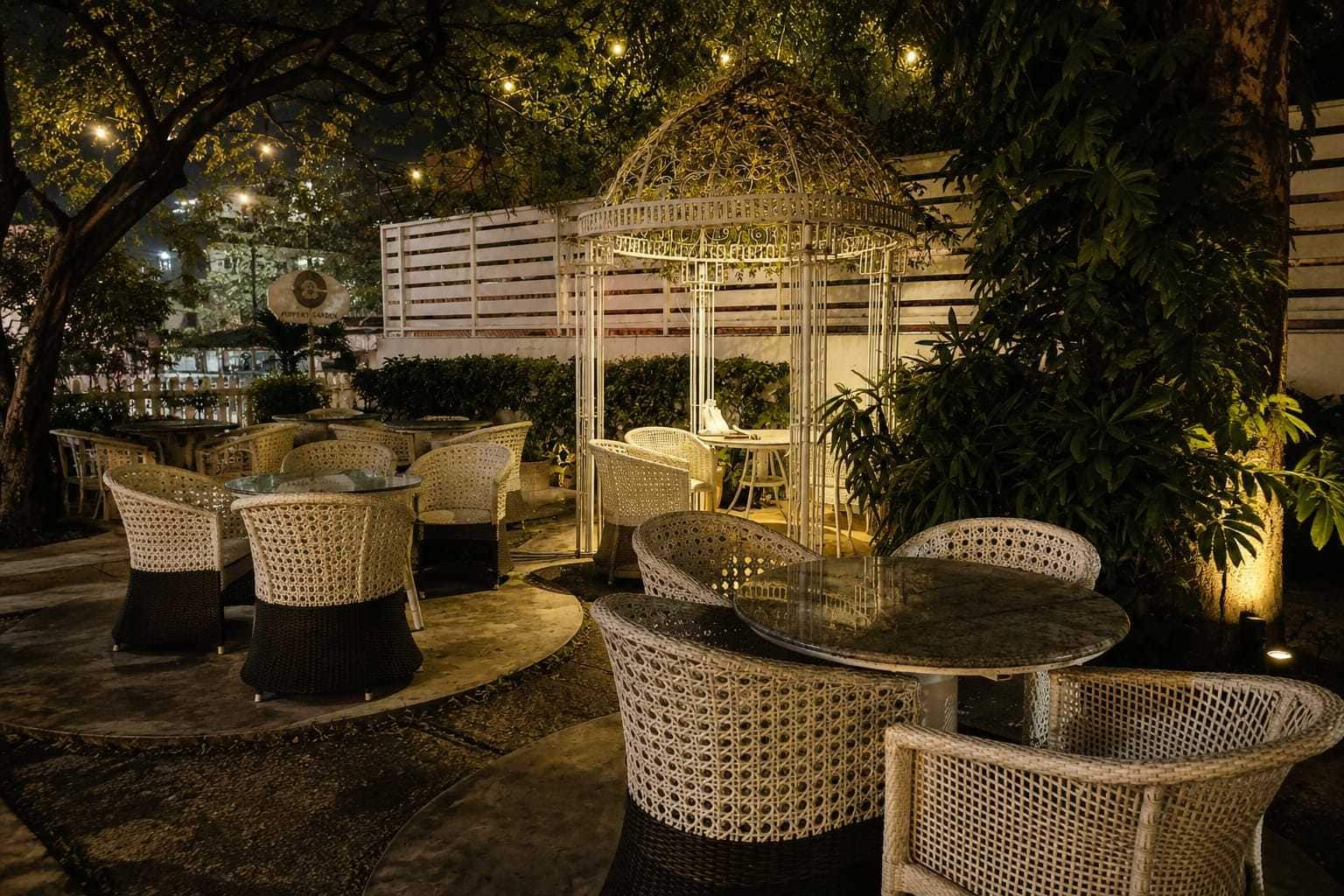 cafes, outdoor cafe near me, outdoor cafes, cafe outdoor seating, cafe with outdoor seating near me - The Brew Room - img2