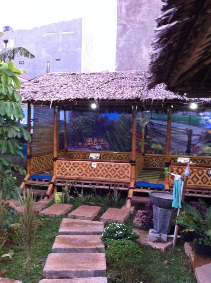 Saung Bambu Cipondoh