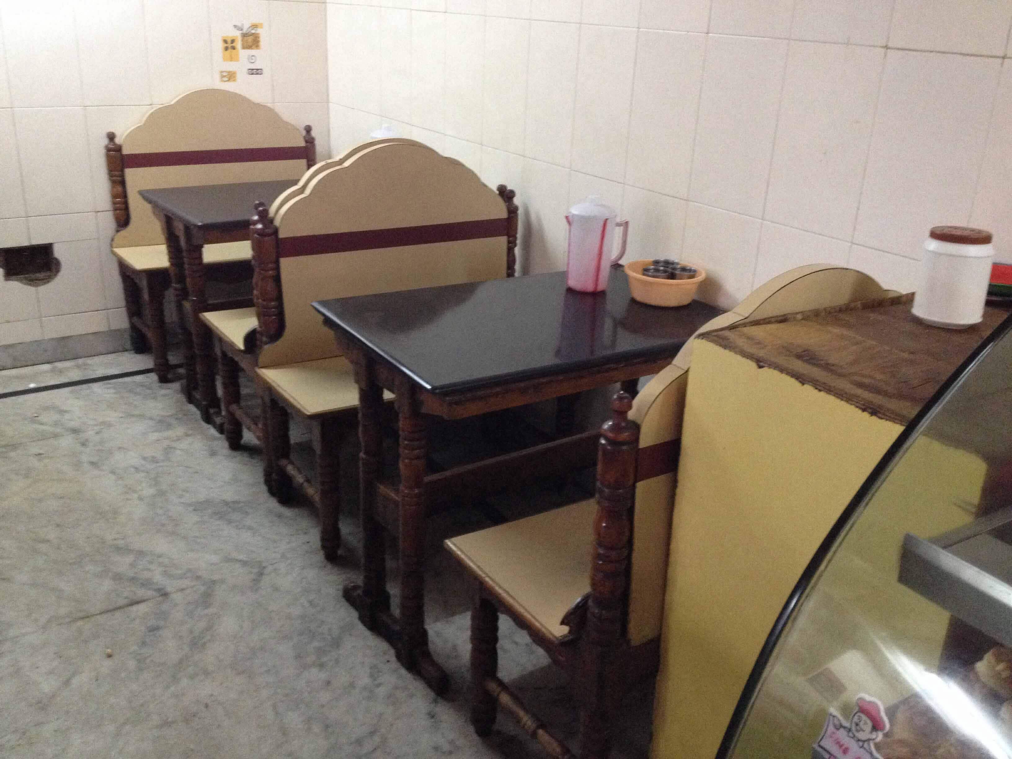 affordable cafe near me, budget friendly cafe near me, cheap cafe near me, budget cafe near me, affordable cafes - Cafe 555 & Aqeeq Restaurant - img3