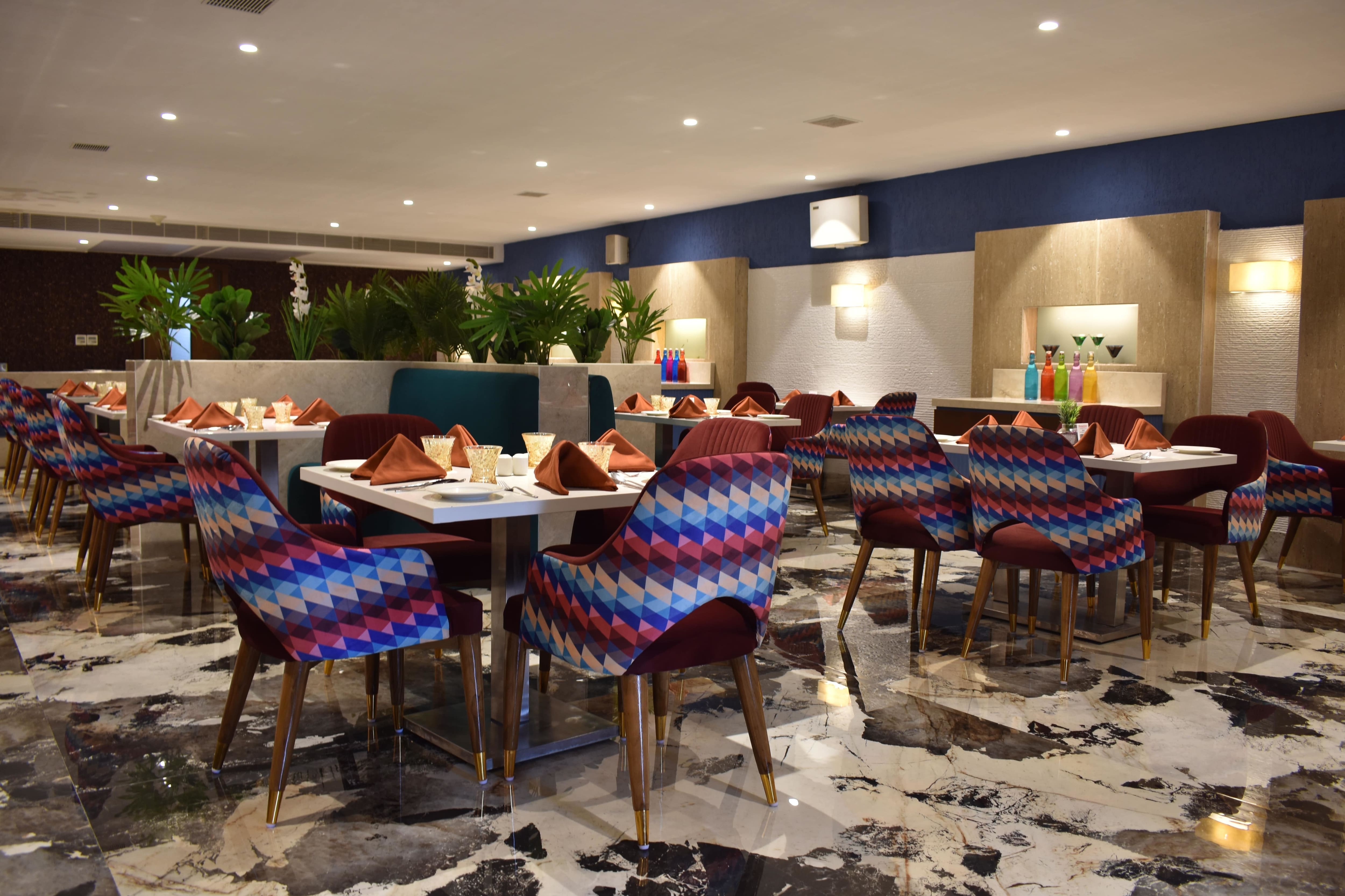 fine dining restaurants, family restaurants, family dining near me, indian fine dining - Saffron Restaurant - Ramada - img1