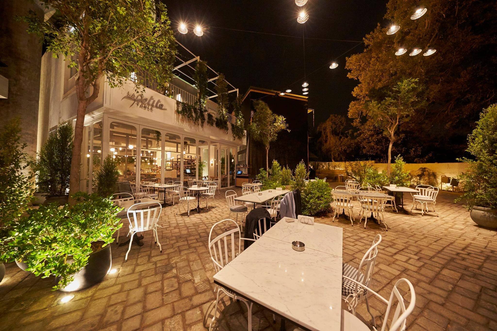 La Petite Table, Dbayeh, Metn