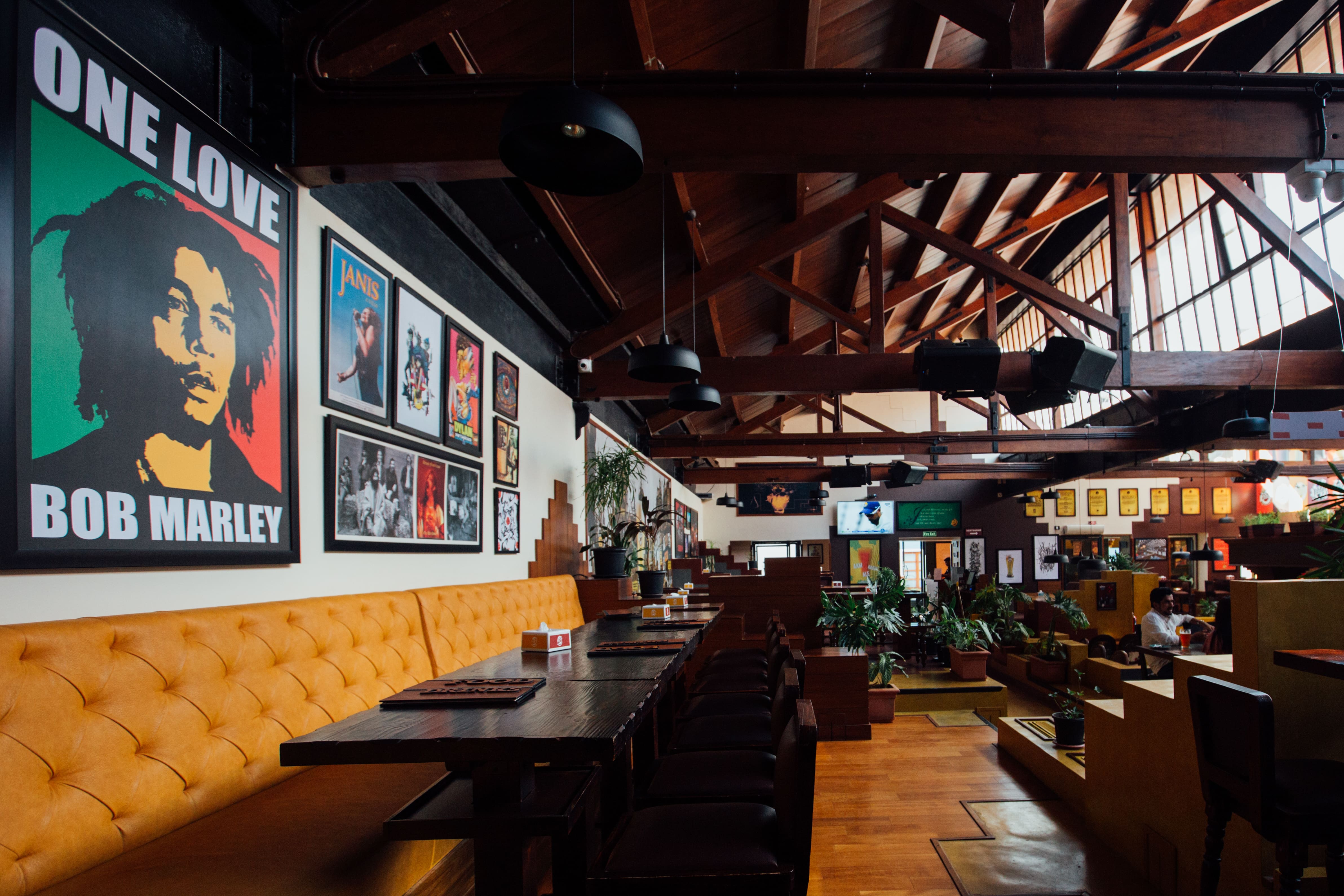 Brewpub, craft beers, brewery, keg beer, mango beer, peach beer - Toit - img3