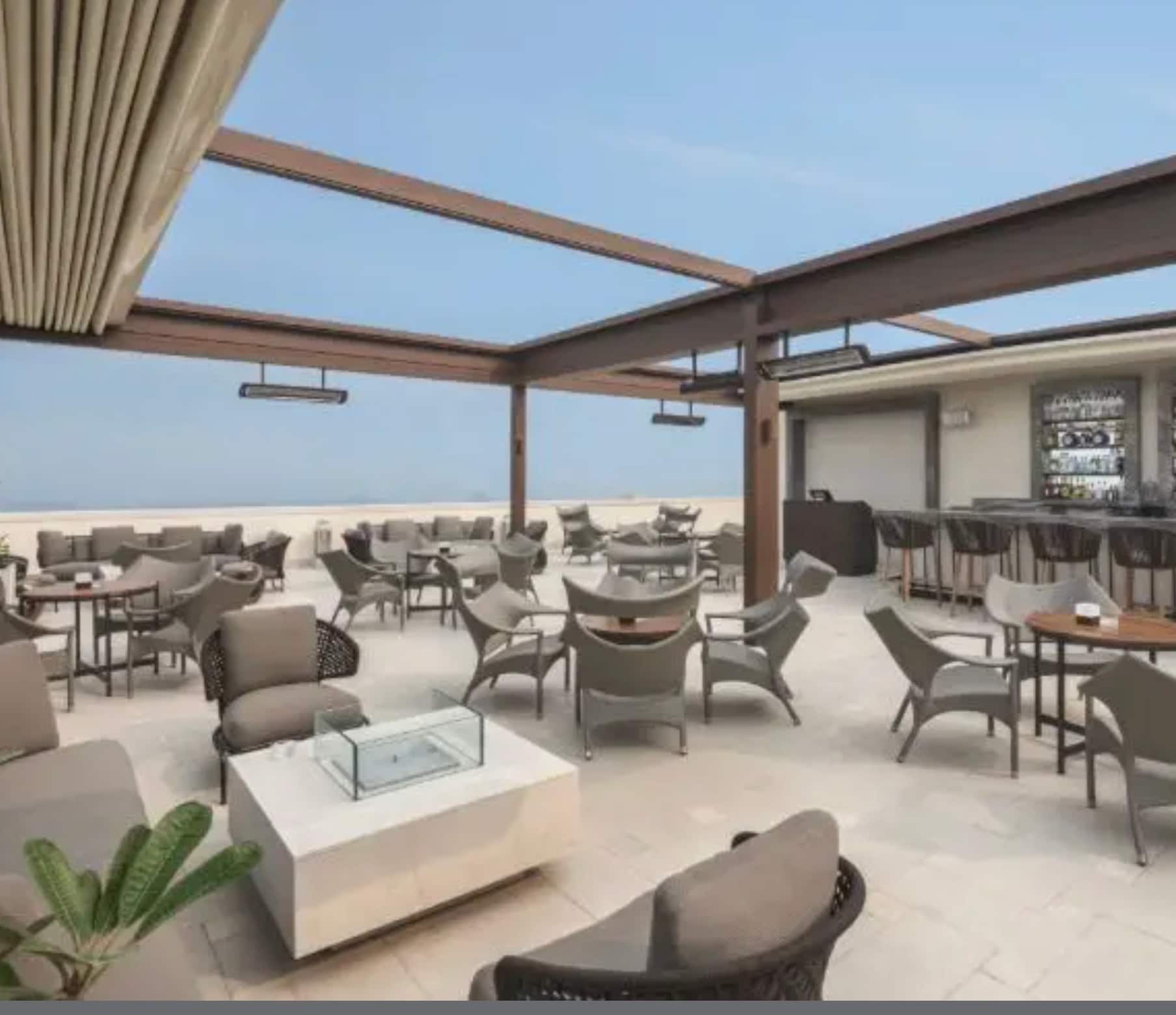 bars near me, wine, pubs near me, breweries near me, rooftop bars, rooftop bar near me, cocktails near me, sky bar, sangria, craft beer - Cirrus 9 - The Oberoi - img3