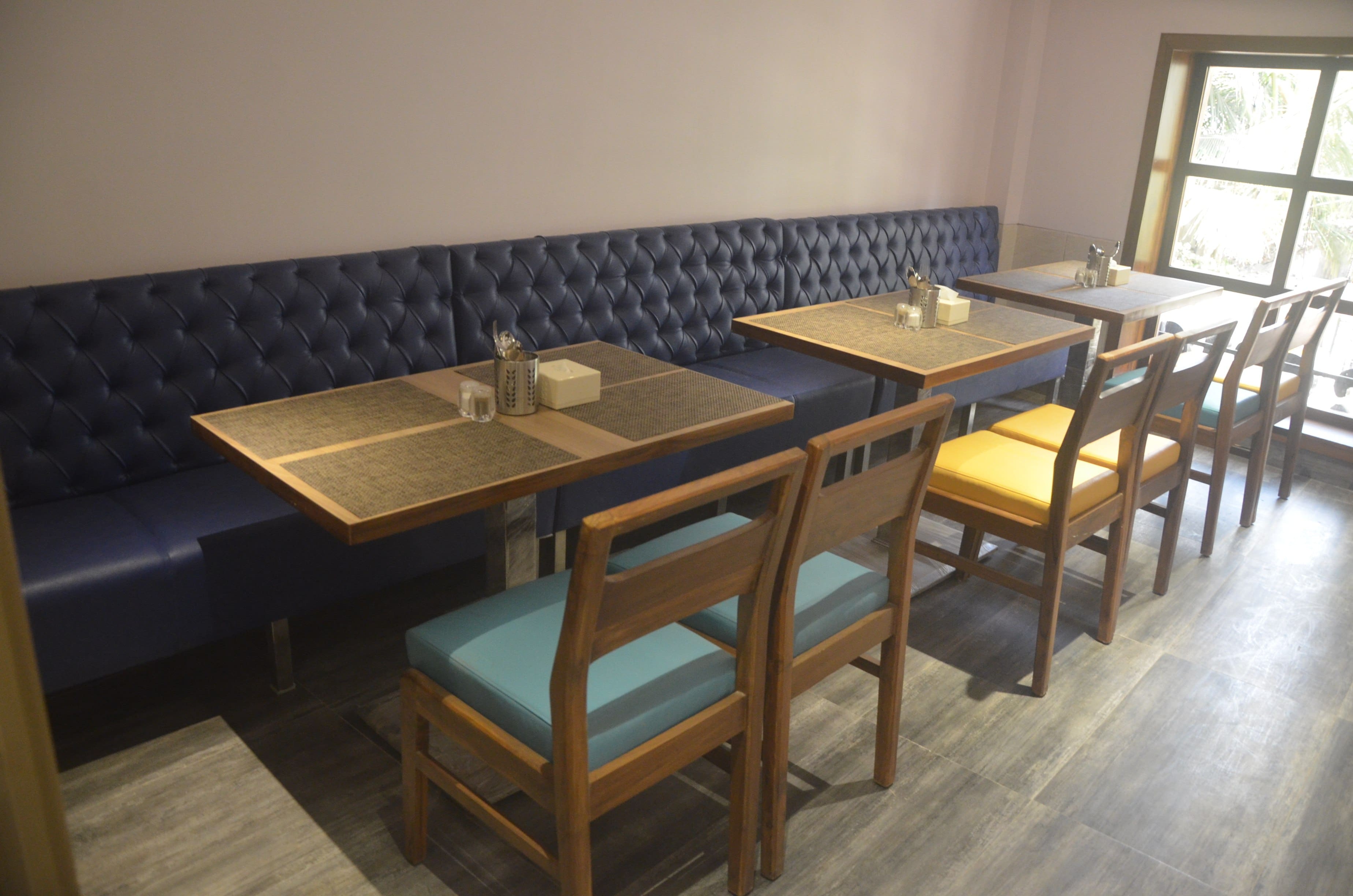 Mugshot Kitchen & Bar, Kandivali East, Mumbai Zomato