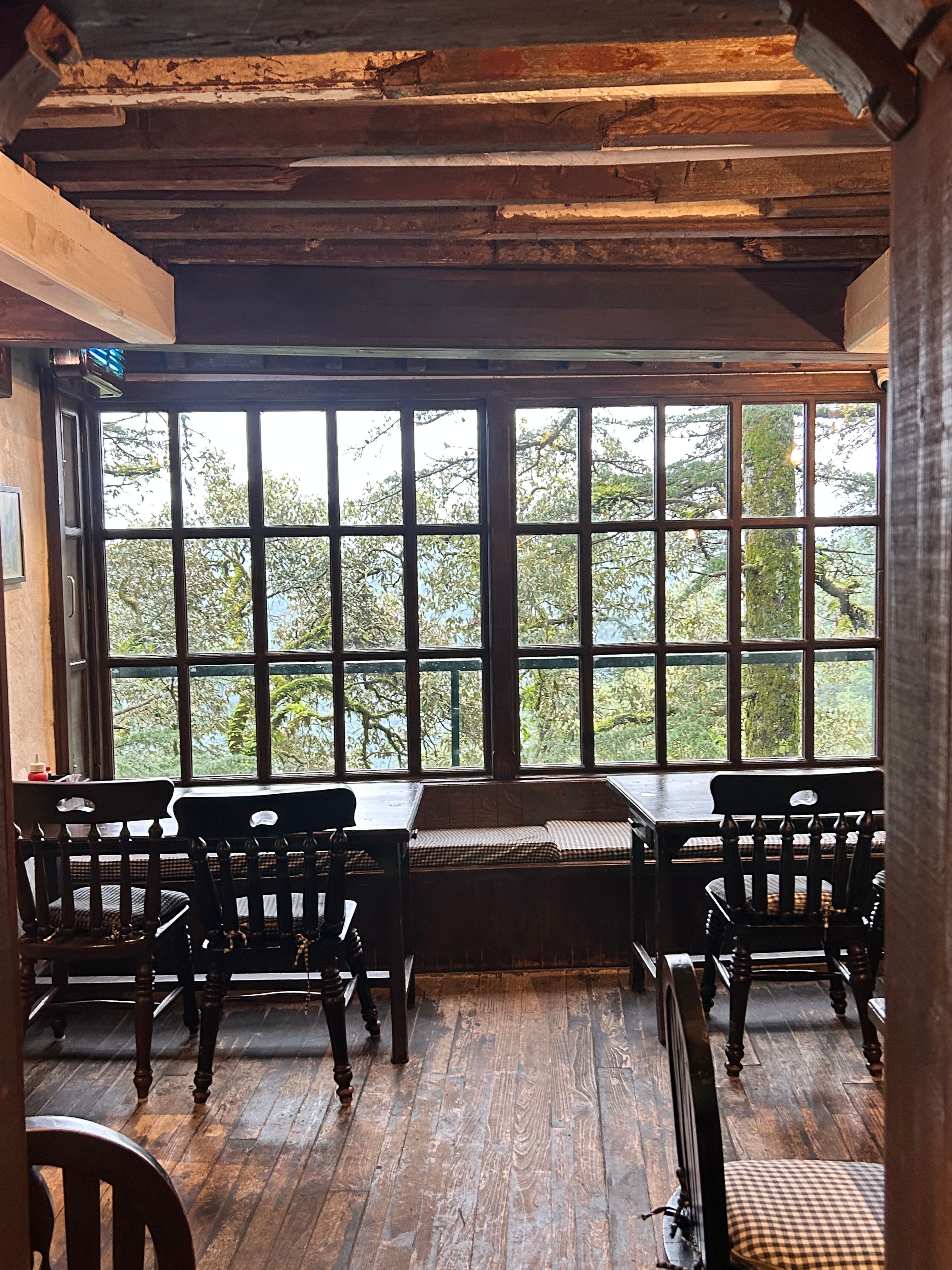 backpacker-friendly restaurants, budget-friendly restaurants, cafes, cheap eats, local eateries, casual dining, hostels with cafes - Landour Bakehouse - img2