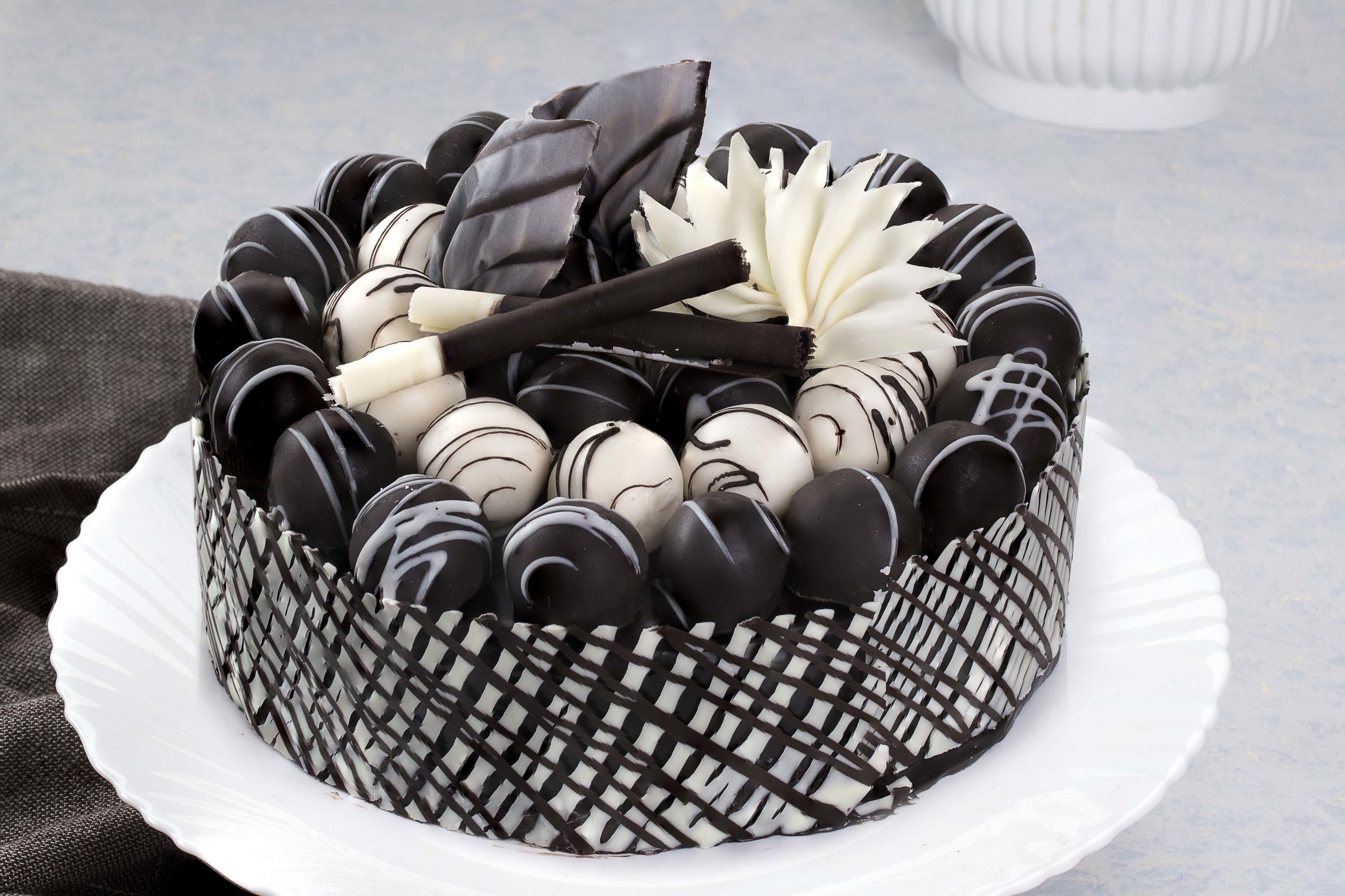 Gul Bakers, Satellite order online Zomato